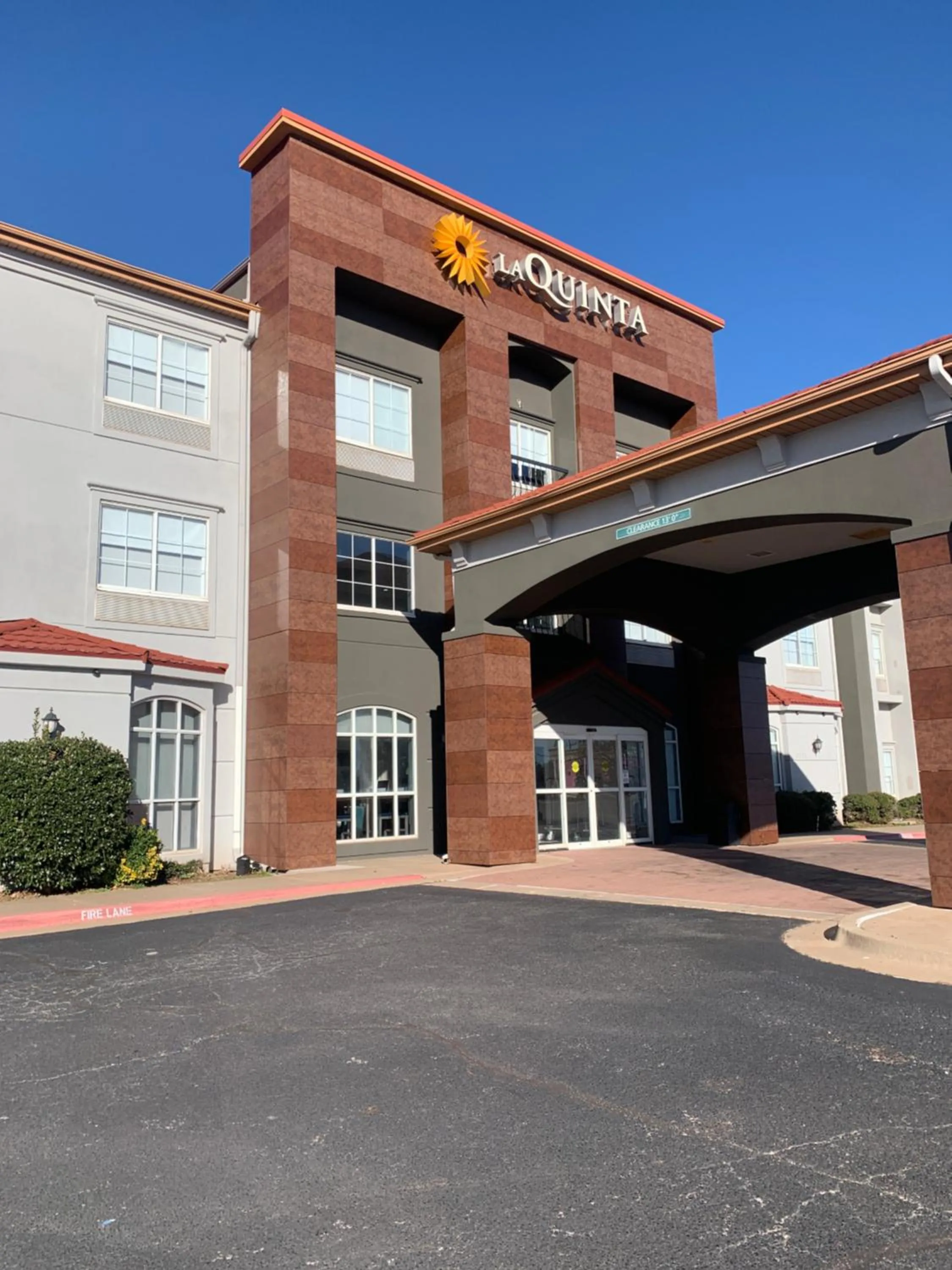 Property building in La Quinta by Wyndham OKC North - Quail Springs