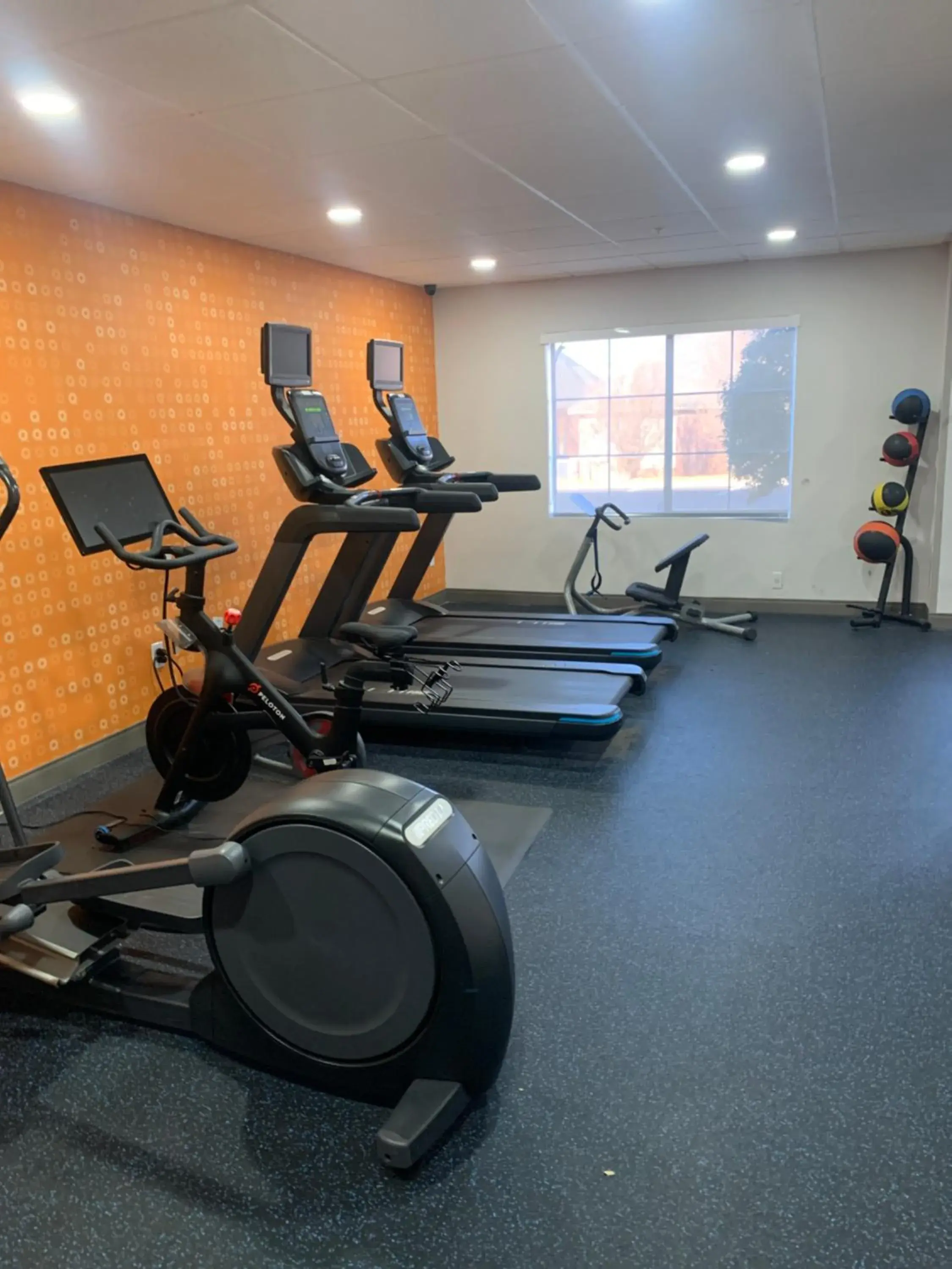 Fitness centre/facilities in La Quinta by Wyndham OKC North - Quail Springs Fitness centre/facilities in La Quinta by Wyndham OKC North - Quail Springs