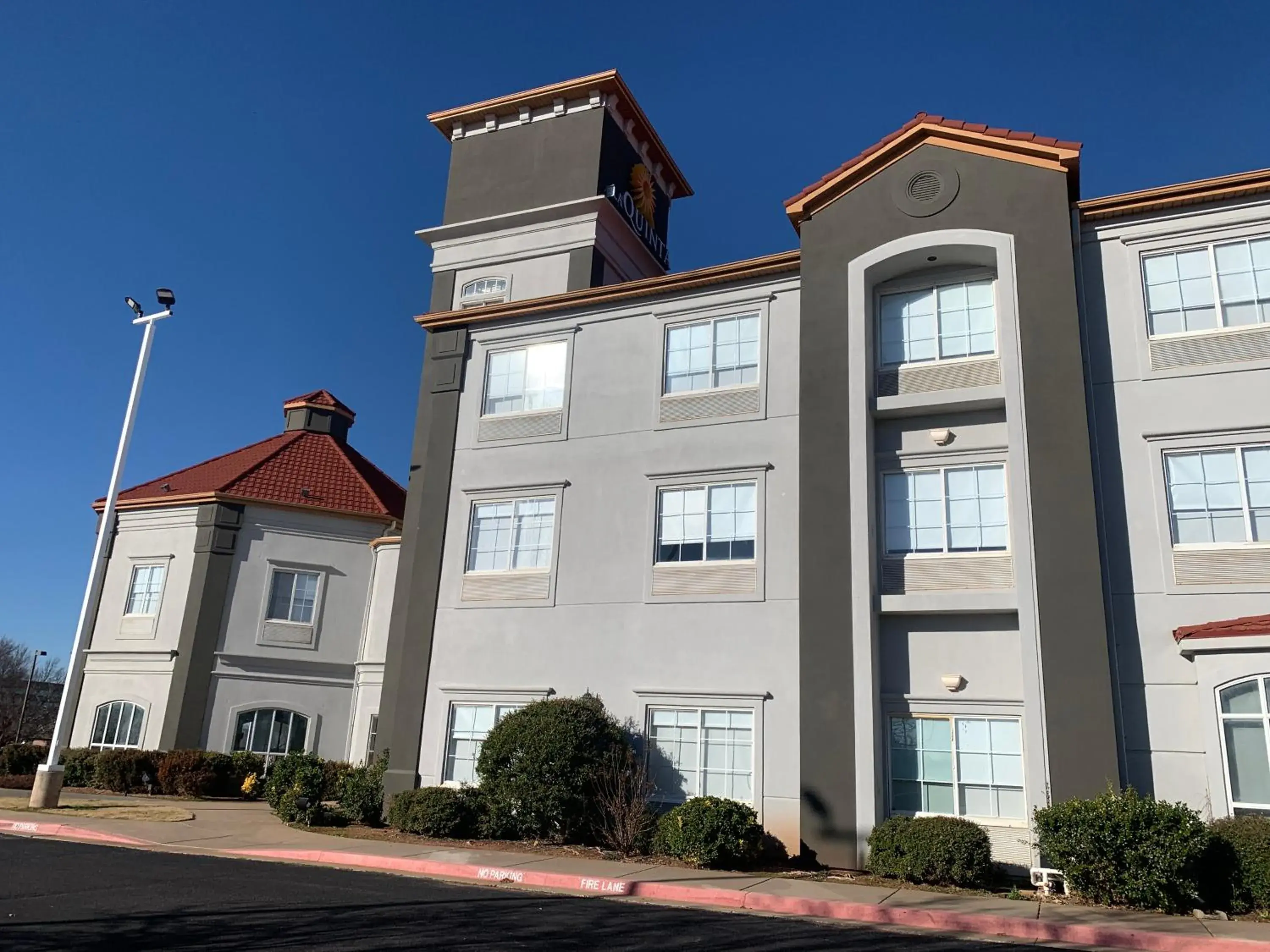 Property building in La Quinta by Wyndham OKC North - Quail Springs Property building in La Quinta by Wyndham OKC North - Quail Springs