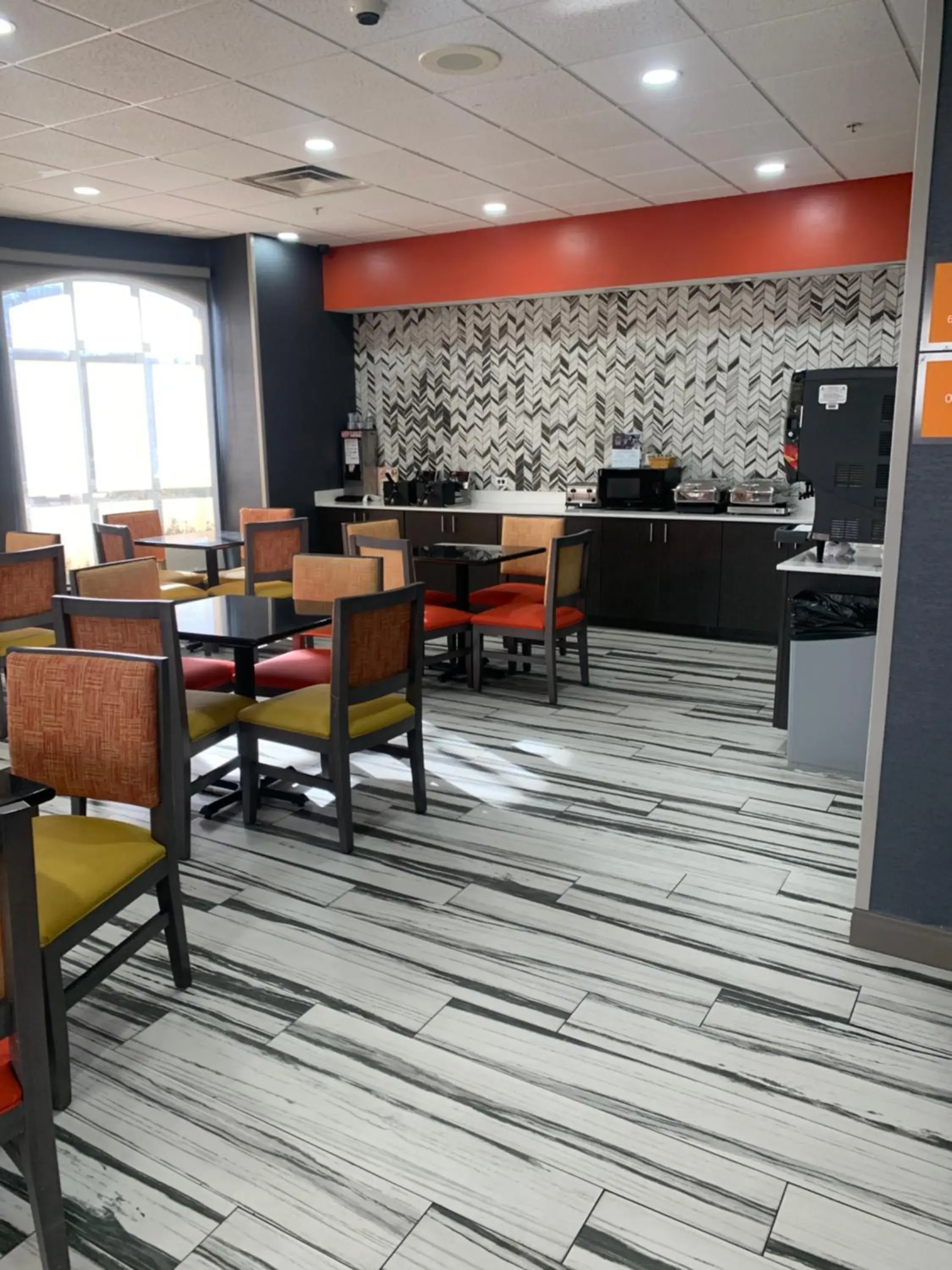 Breakfast in La Quinta by Wyndham OKC North - Quail Springs Breakfast in La Quinta by Wyndham OKC North - Quail Springs