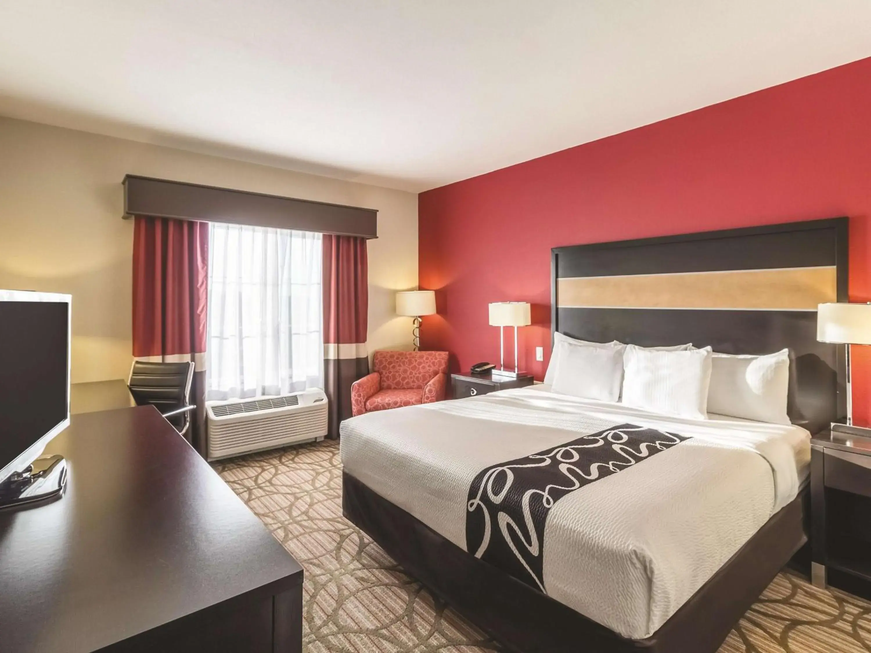 King Room - Mobility Access/Non-Smoking in La Quinta by Wyndham Fargo-Medical Center King Room - Mobility Access/Non-Smoking in La Quinta by Wyndham Fargo-Medical Center