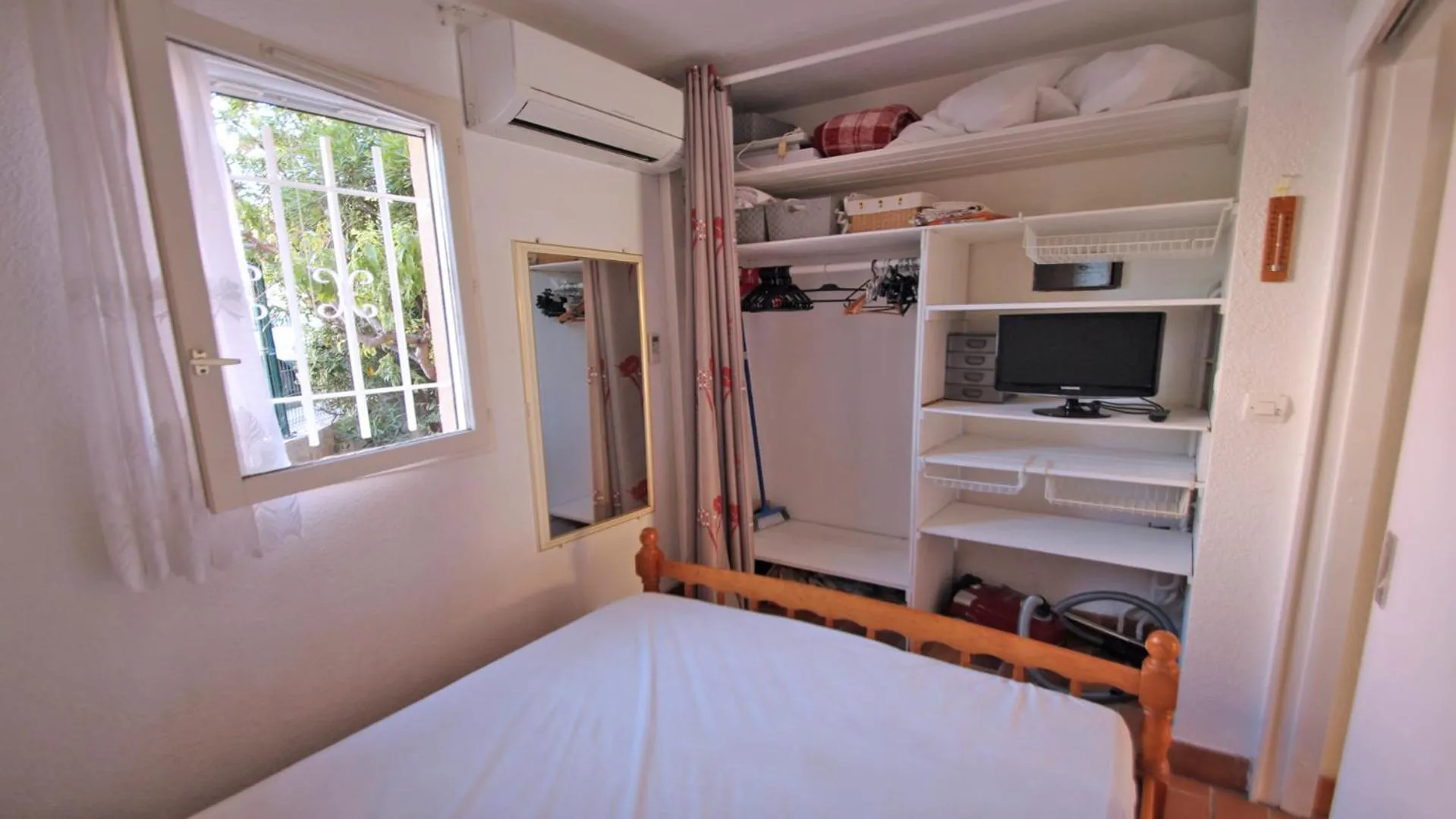 TV and multimedia, Bed in Boucanniers