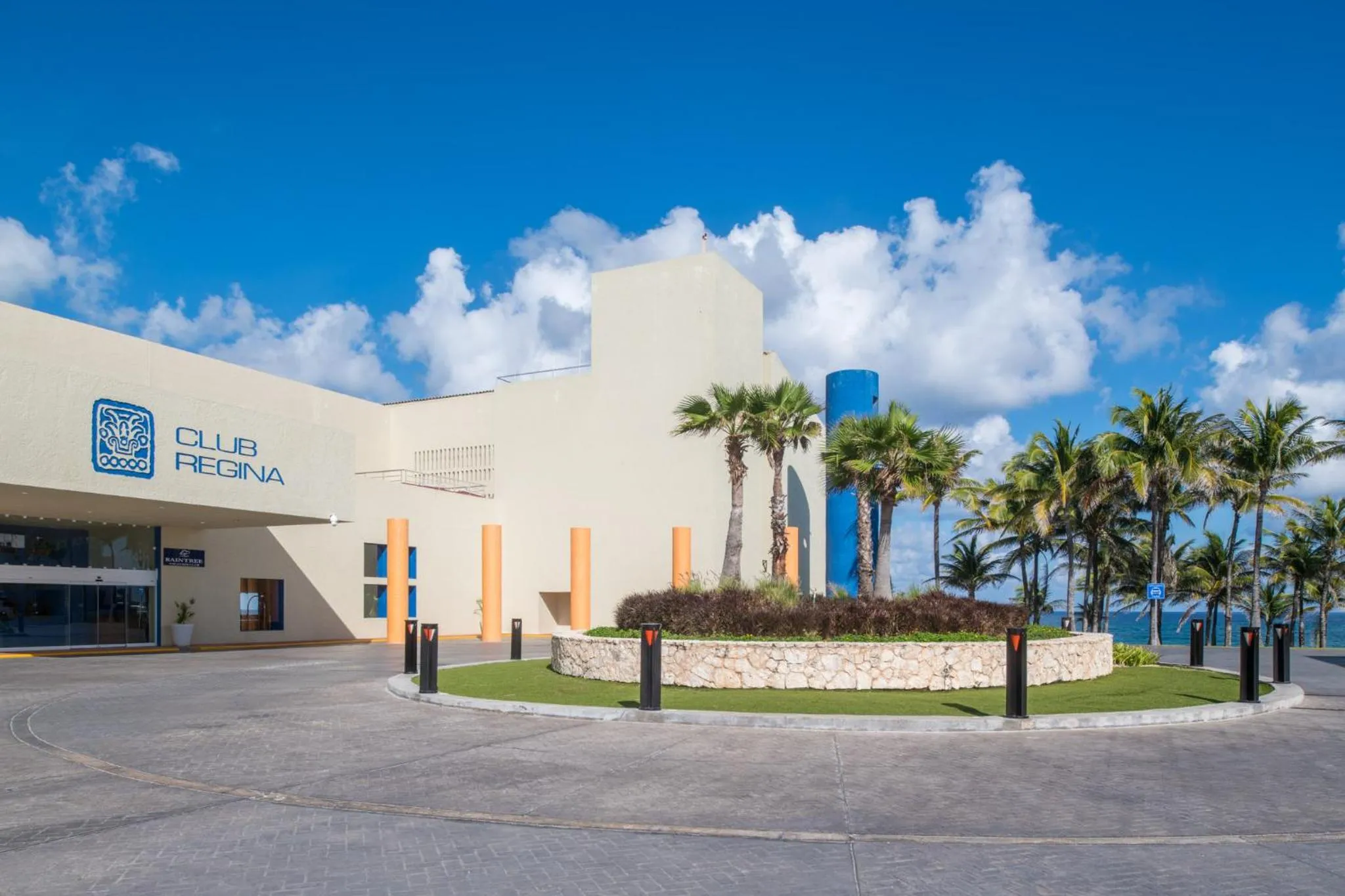 Property building in Club Regina Cancun