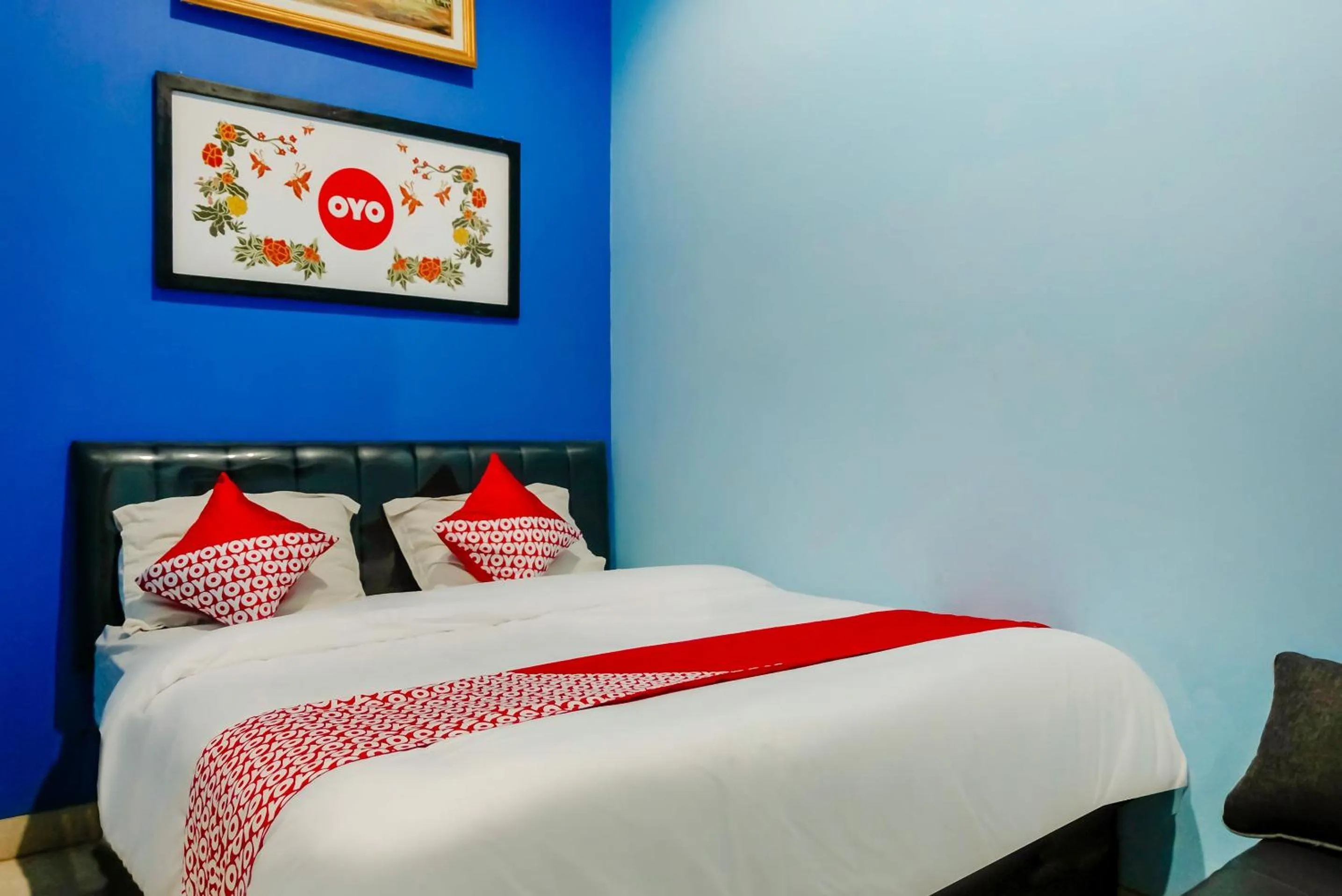 Bedroom, Bed in Hotel O Guest House Amalia Malang