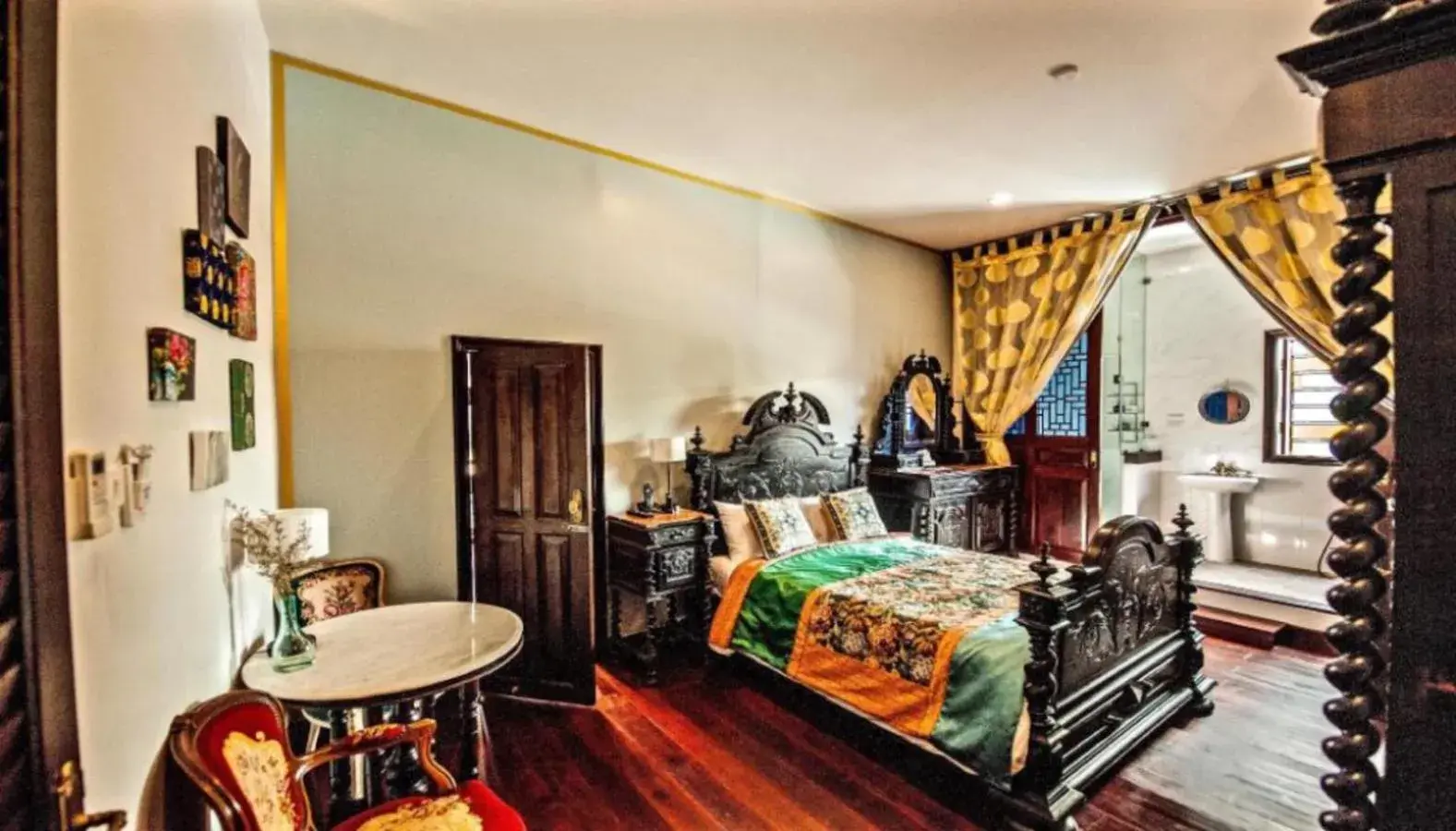 Deluxe Room in สงขลาแต่แรก แอนทีค โฮเท็ล Songkhla Tae Raek Antique Hotel Deluxe Room in สงขลาแต่แรก แอนทีค โฮเท็ล Songkhla Tae Raek Antique Hotel
