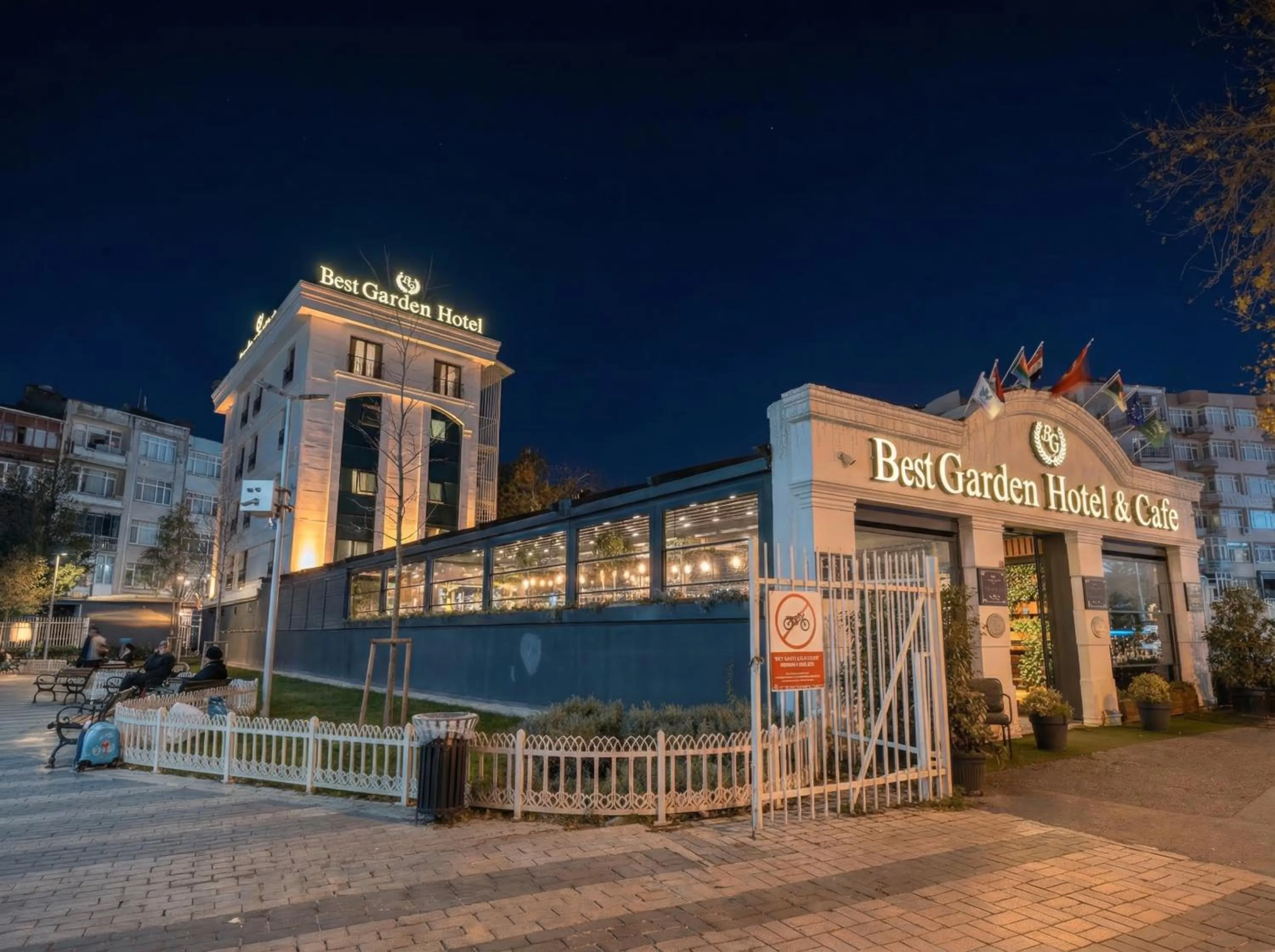 Property building in BEST GARDEN HOTEL