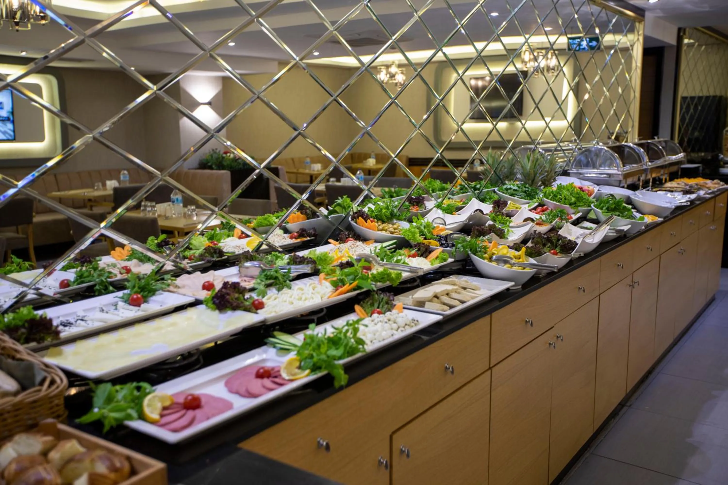 Restaurant/places to eat in BEST GARDEN HOTEL