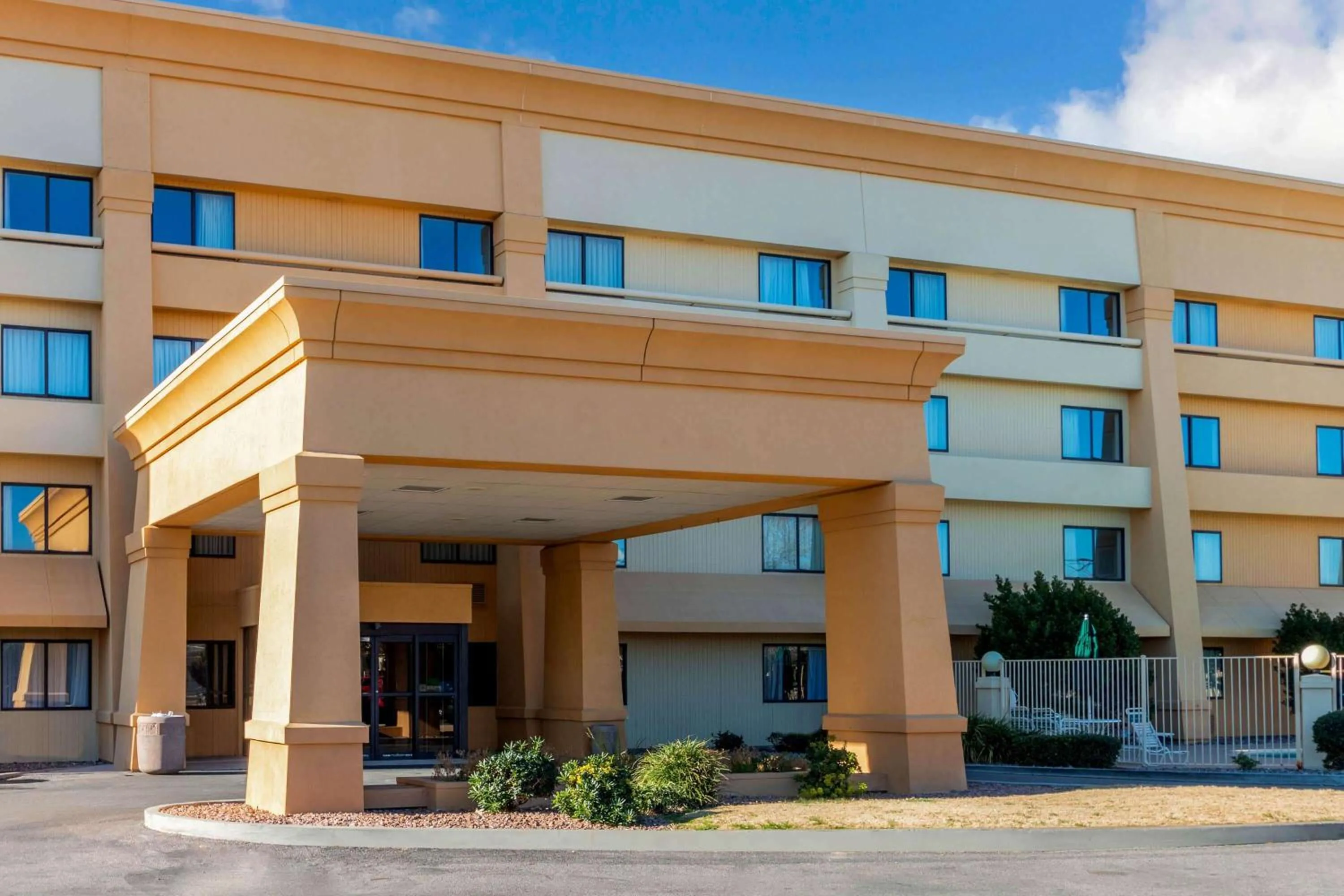Property building in La Quinta Inn & Suites by Wyndham Las Cruces Organ Mountain
