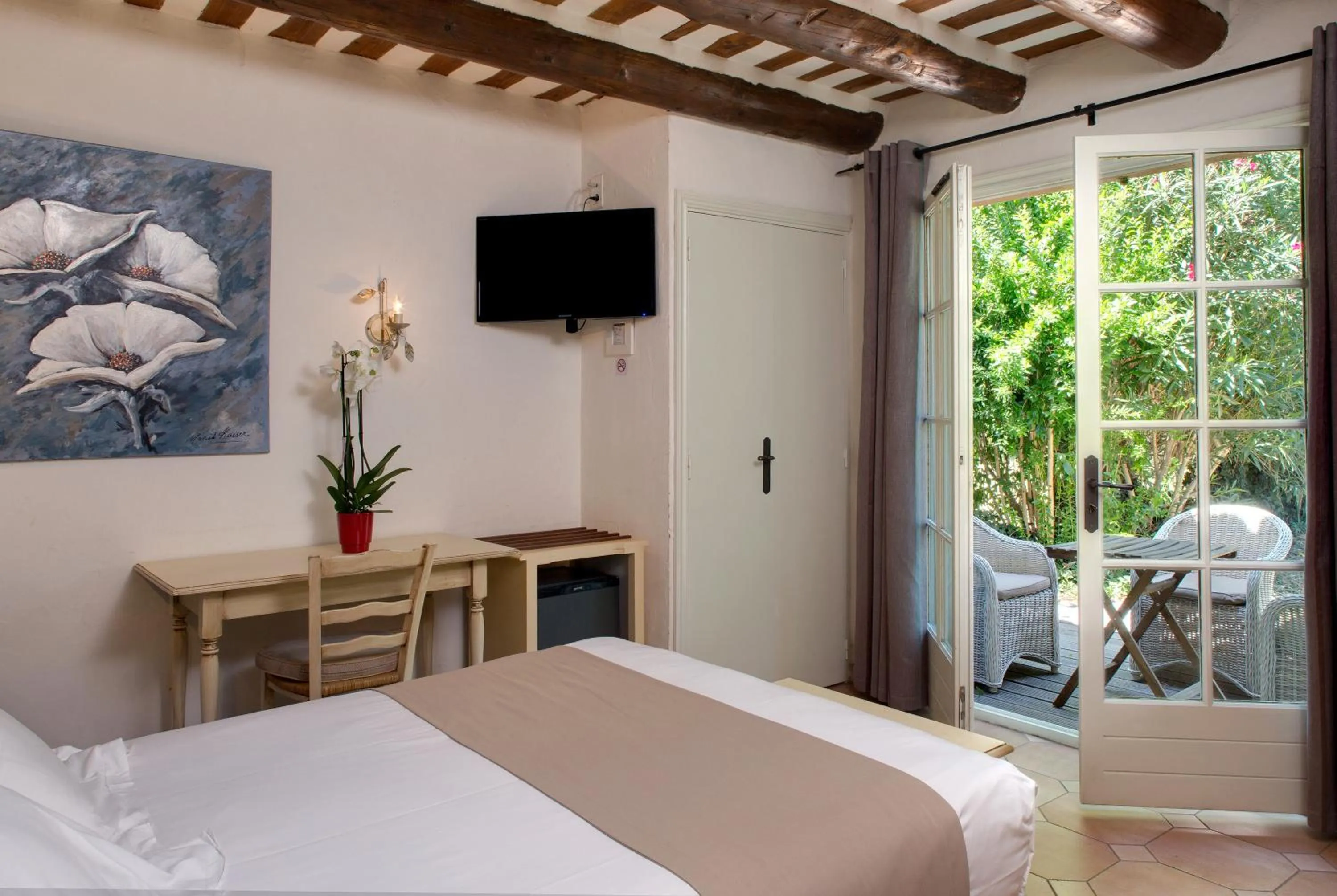 Balcony/Terrace, Bed in Le Mas Des Sables