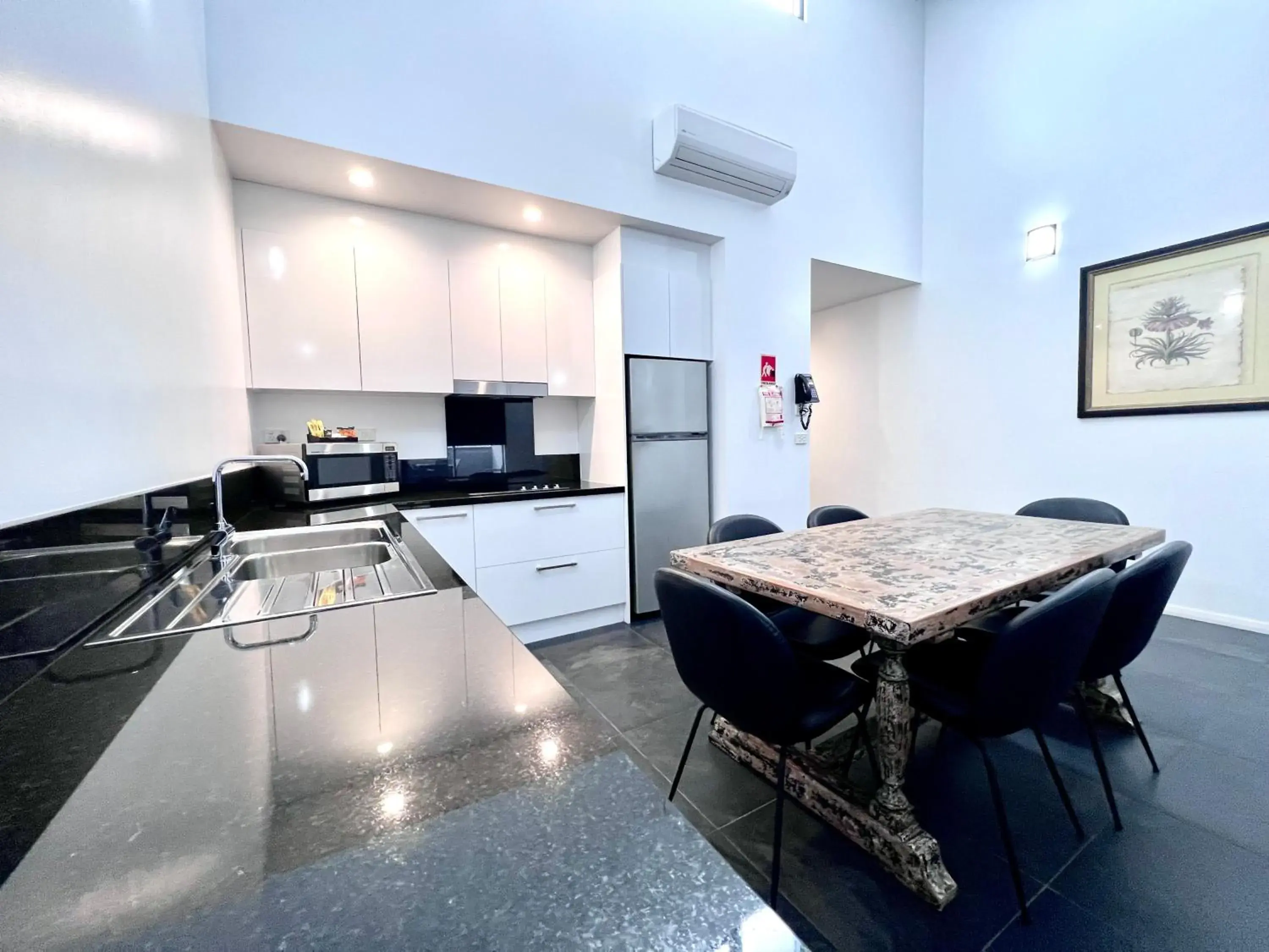 Crown on Darby Newcastle Crown on Darby Newcastle