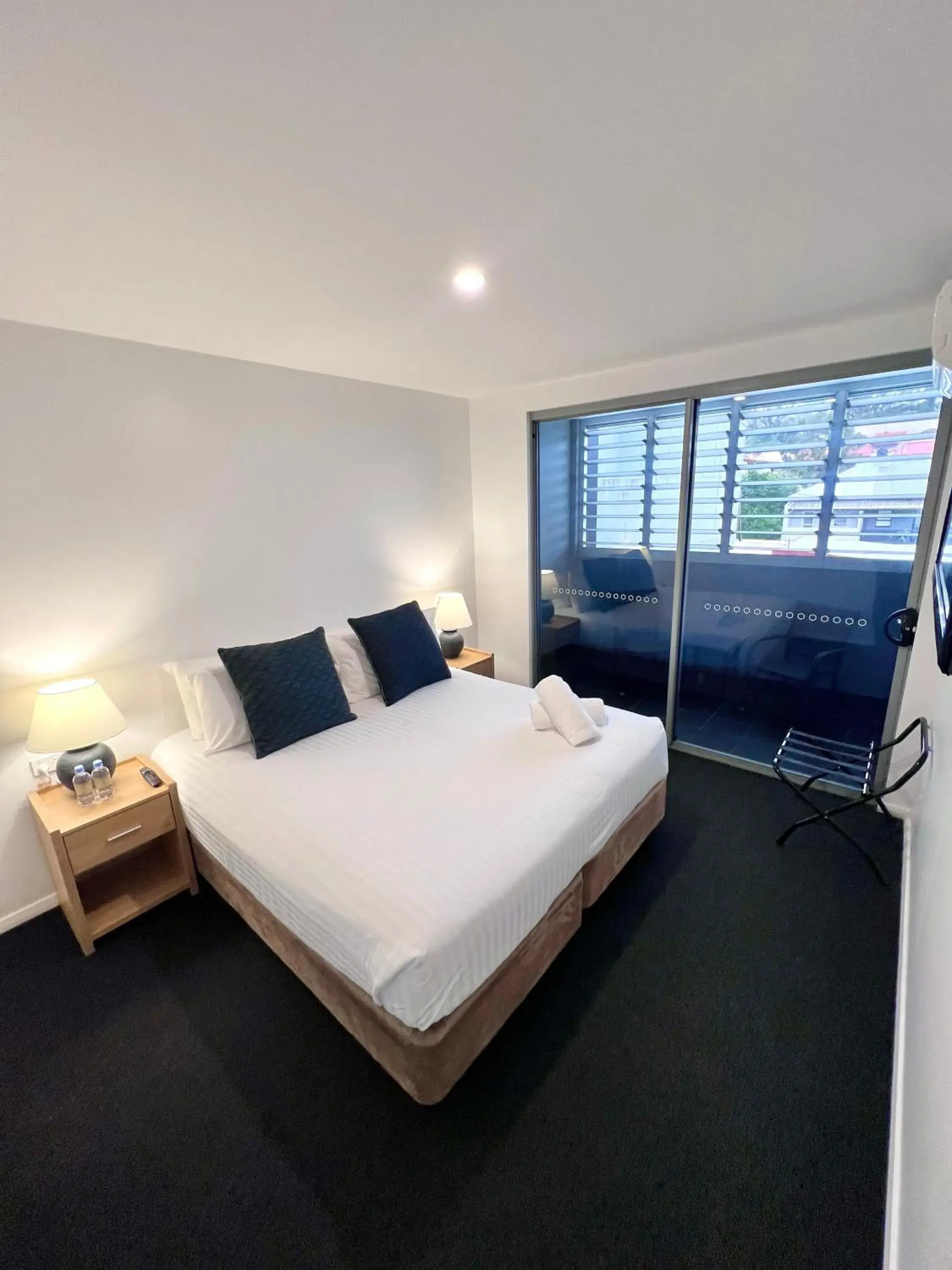 Bed in Crown on Darby Newcastle Bed in Crown on Darby Newcastle