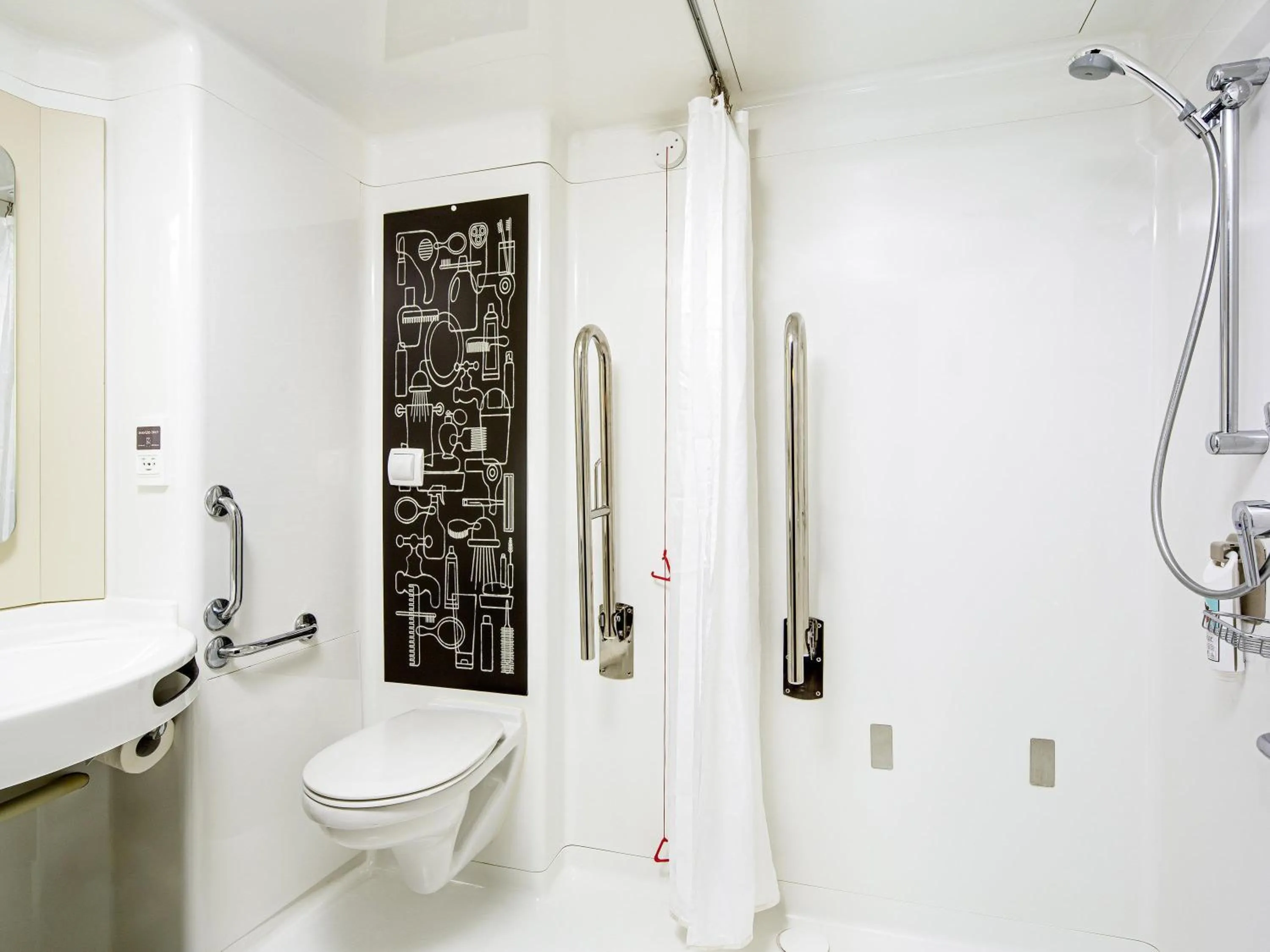 Bedroom in ibis London Barking