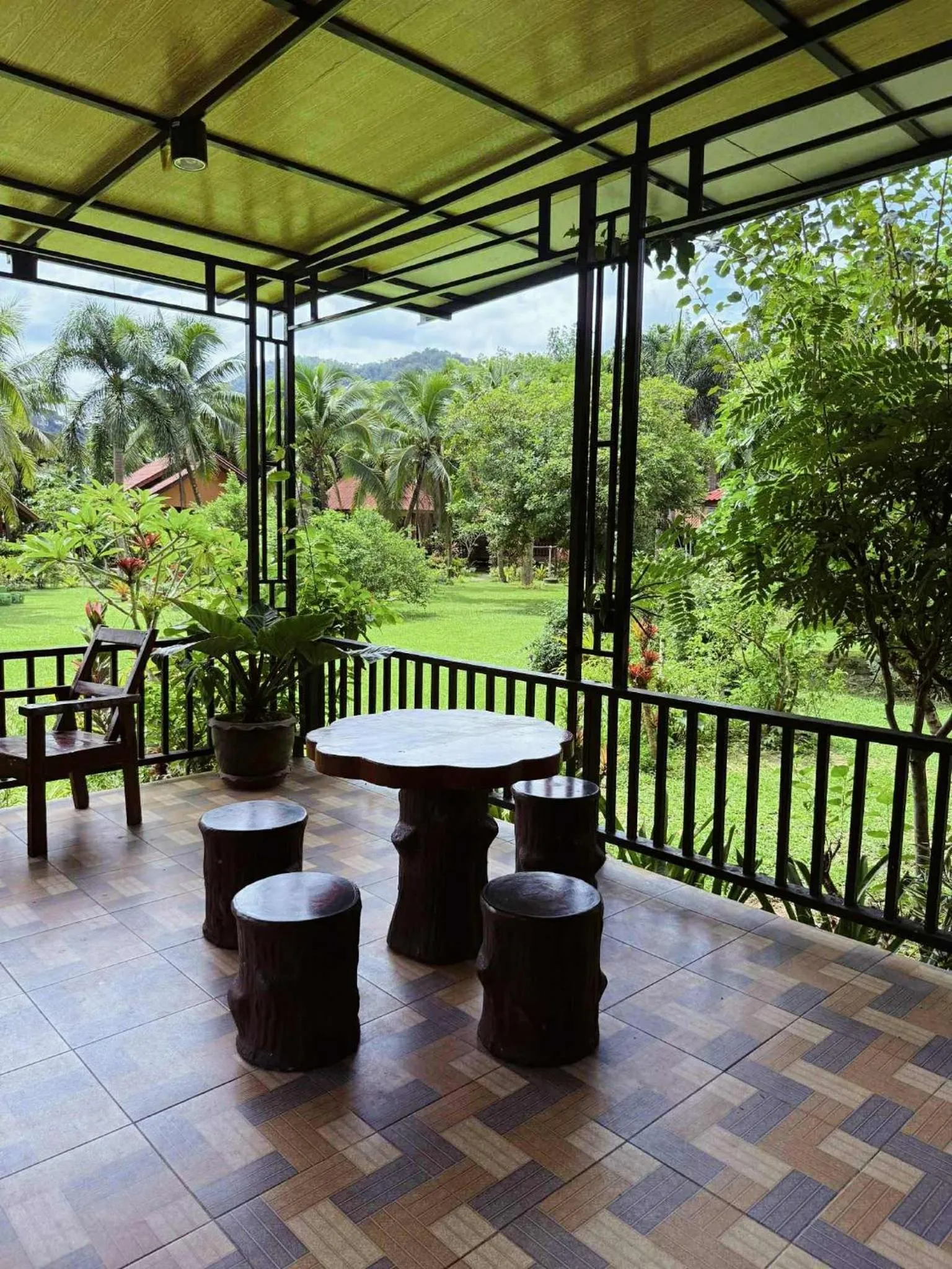 Restaurant/places to eat in Khao Sok Nung House