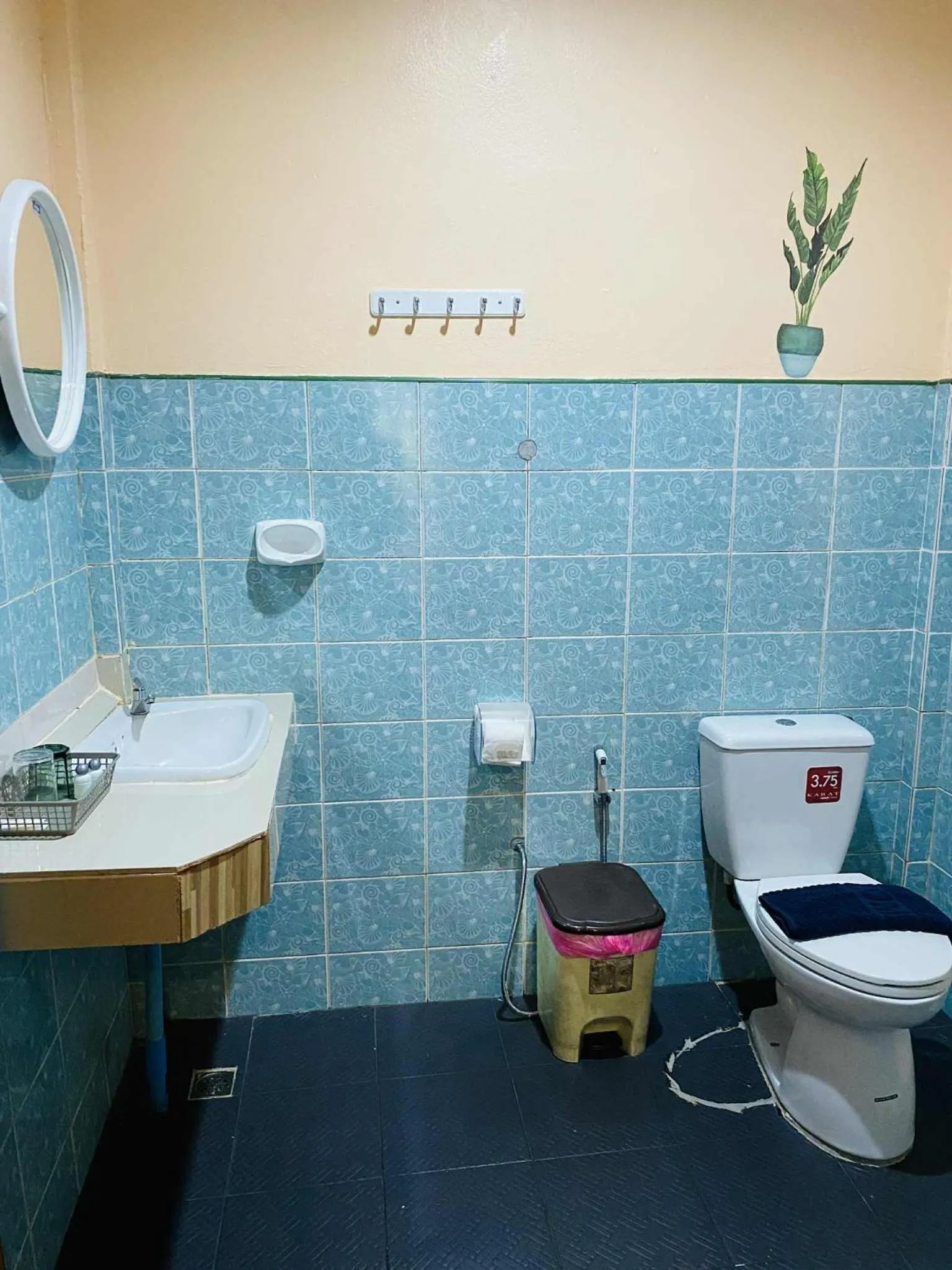 Toilet in Khao Sok Nung House