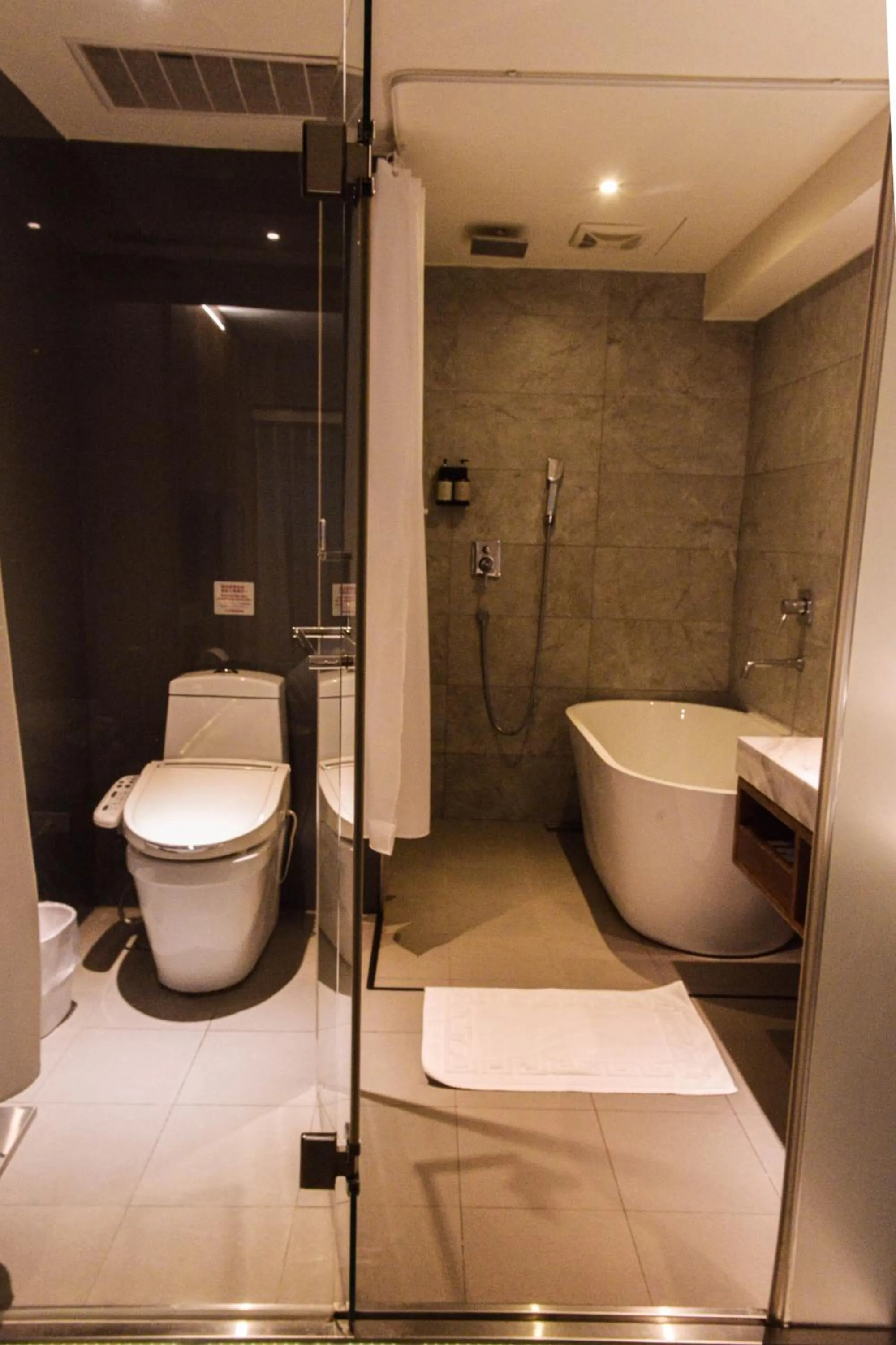 新麗旅店 Newful Hotel