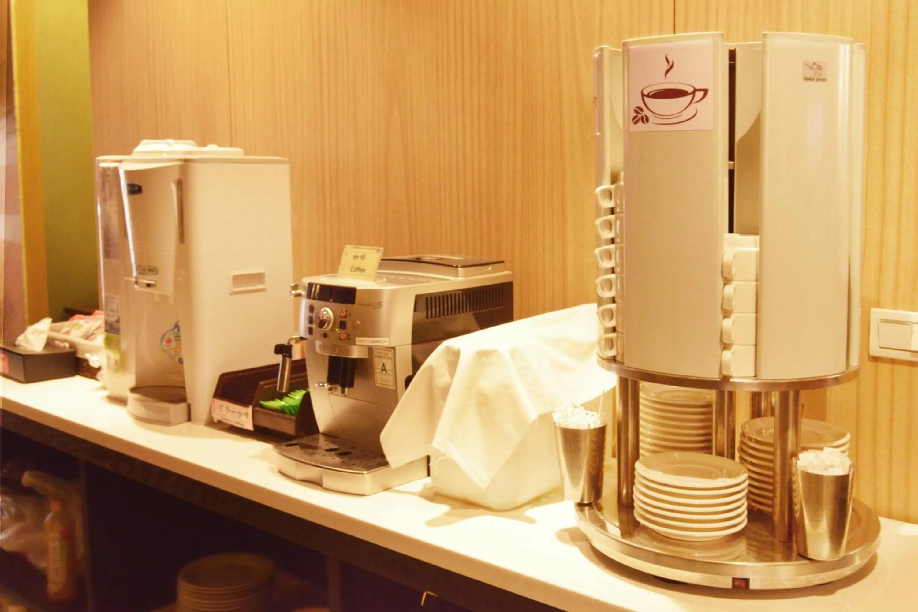 Coffee/tea facilities in 新麗旅店 Newful Hotel