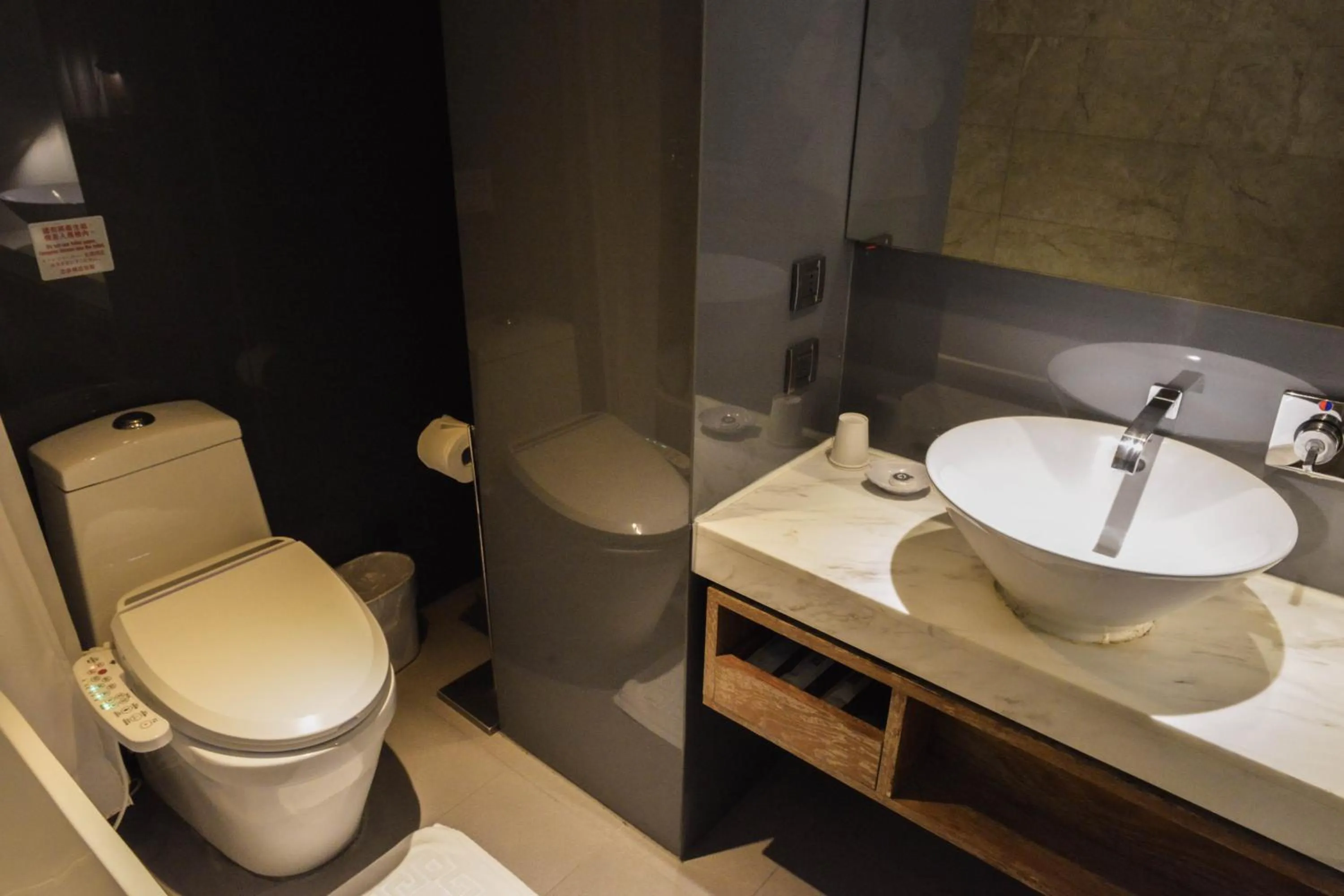 新麗旅店 Newful Hotel