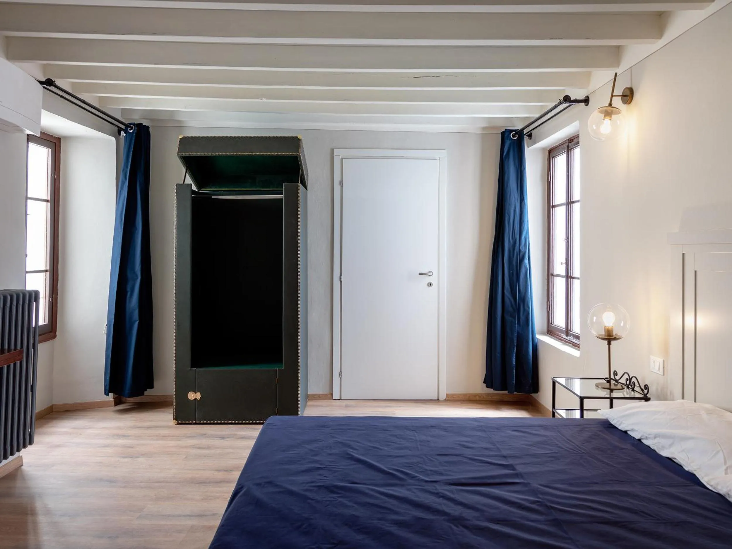 Photo of the whole room, Bed in B&B Stupido Hotel