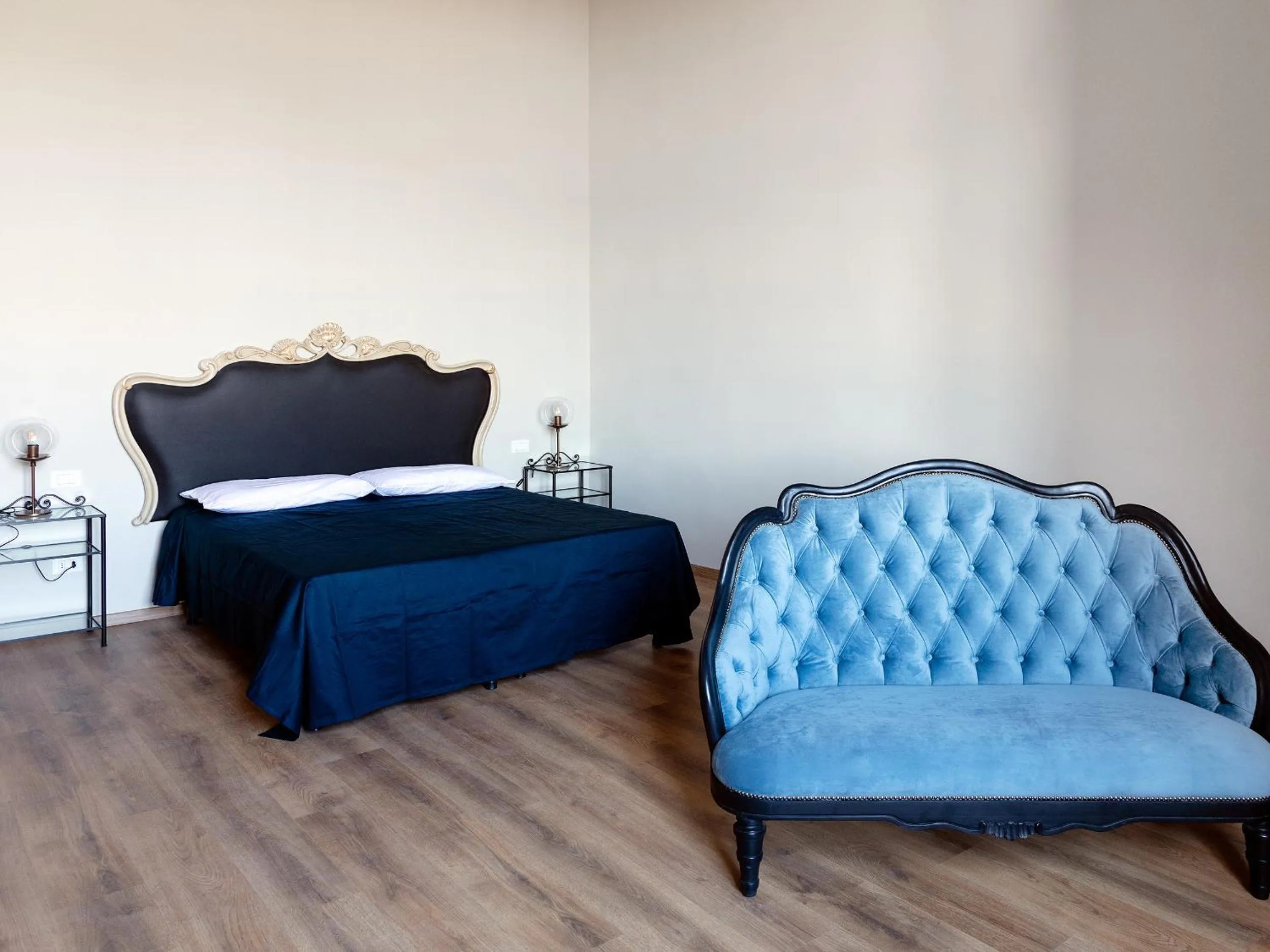 Photo of the whole room in B&B Stupido Hotel
