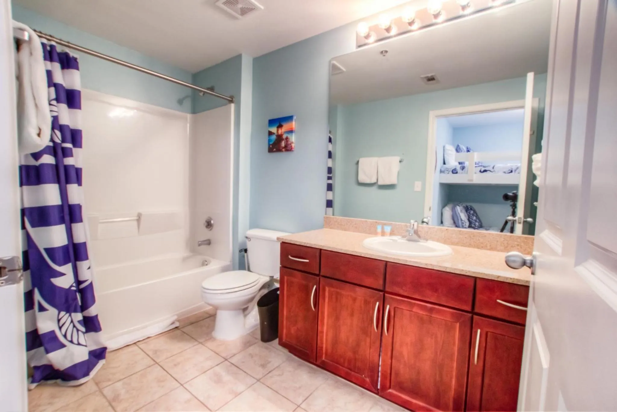 Laketown Wharf 535 By Aneliya