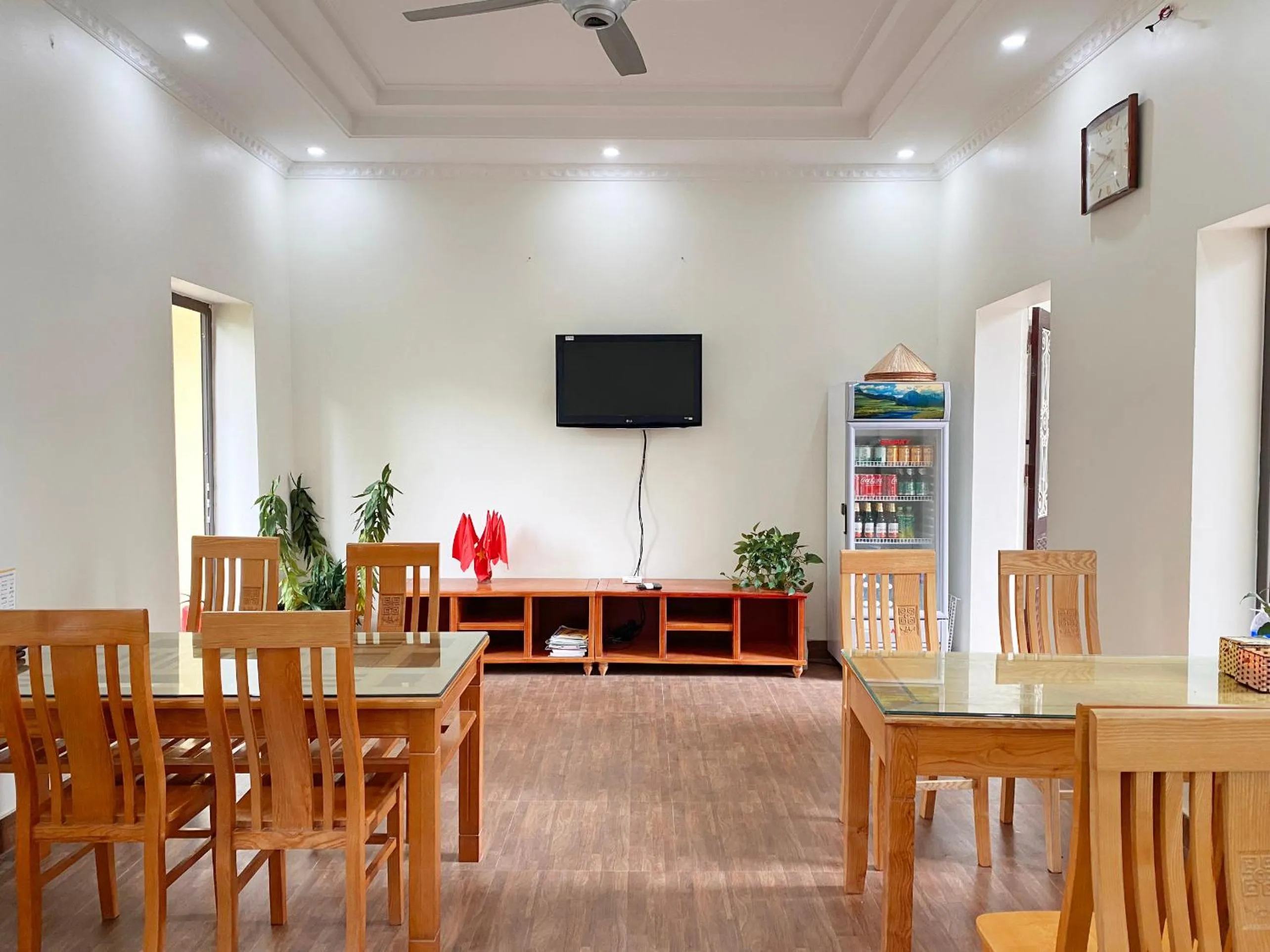 Communal lounge/ TV room in Tam Coc Golden Sky Homestay
