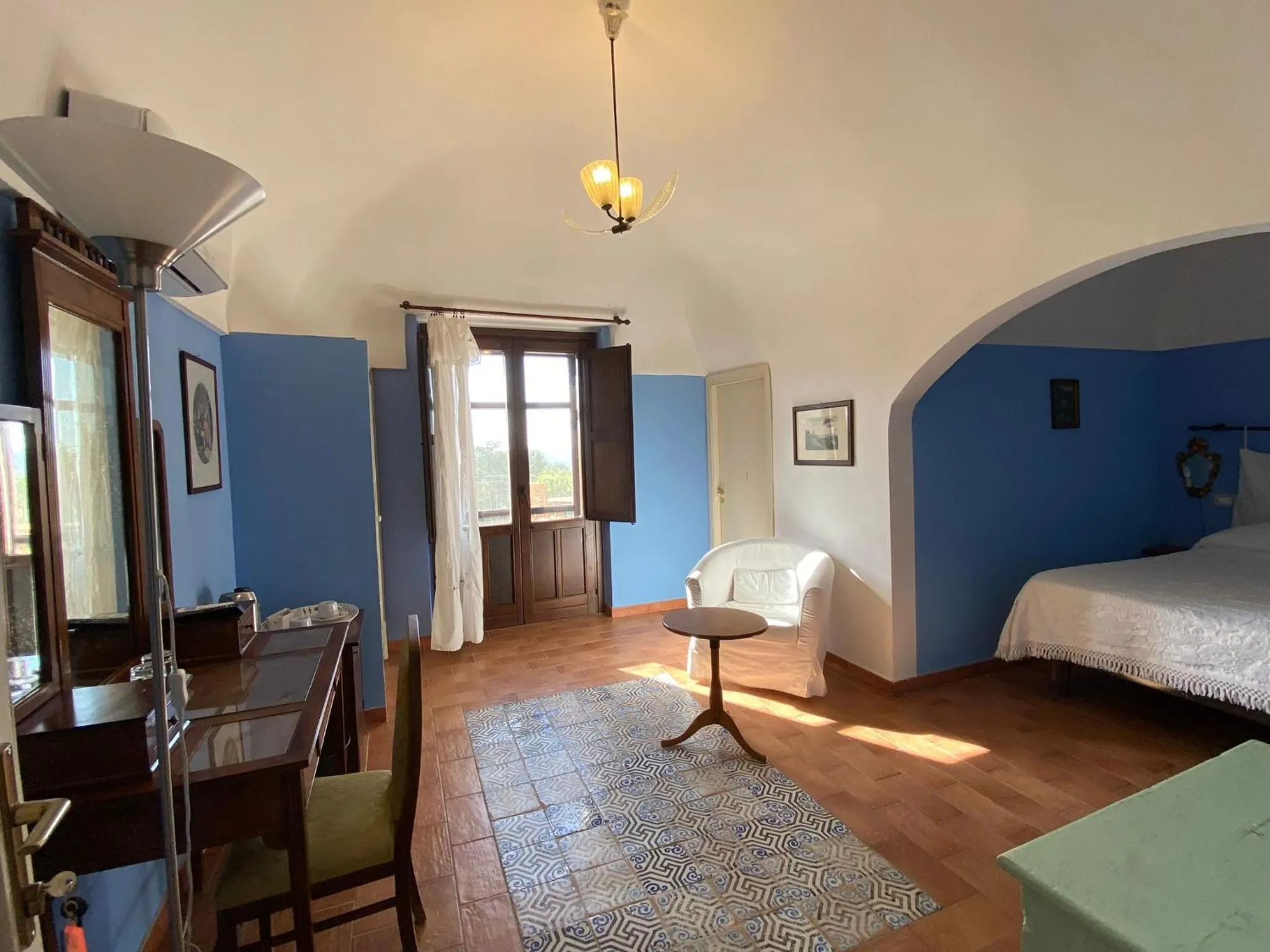 Photo of the whole room, Bed in Villa Trigona
