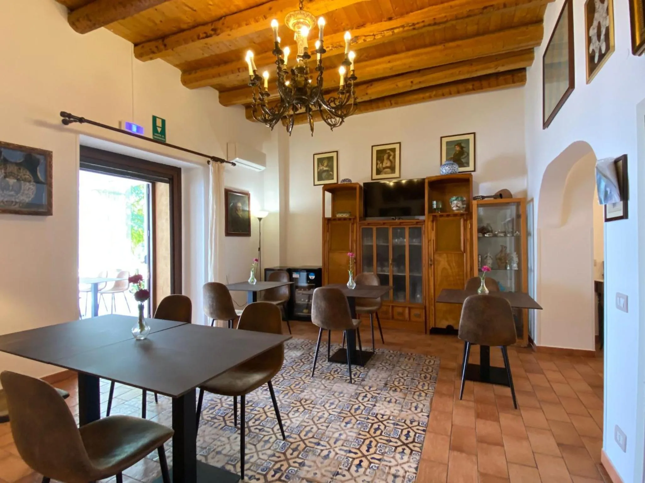 Restaurant/places to eat in Villa Trigona