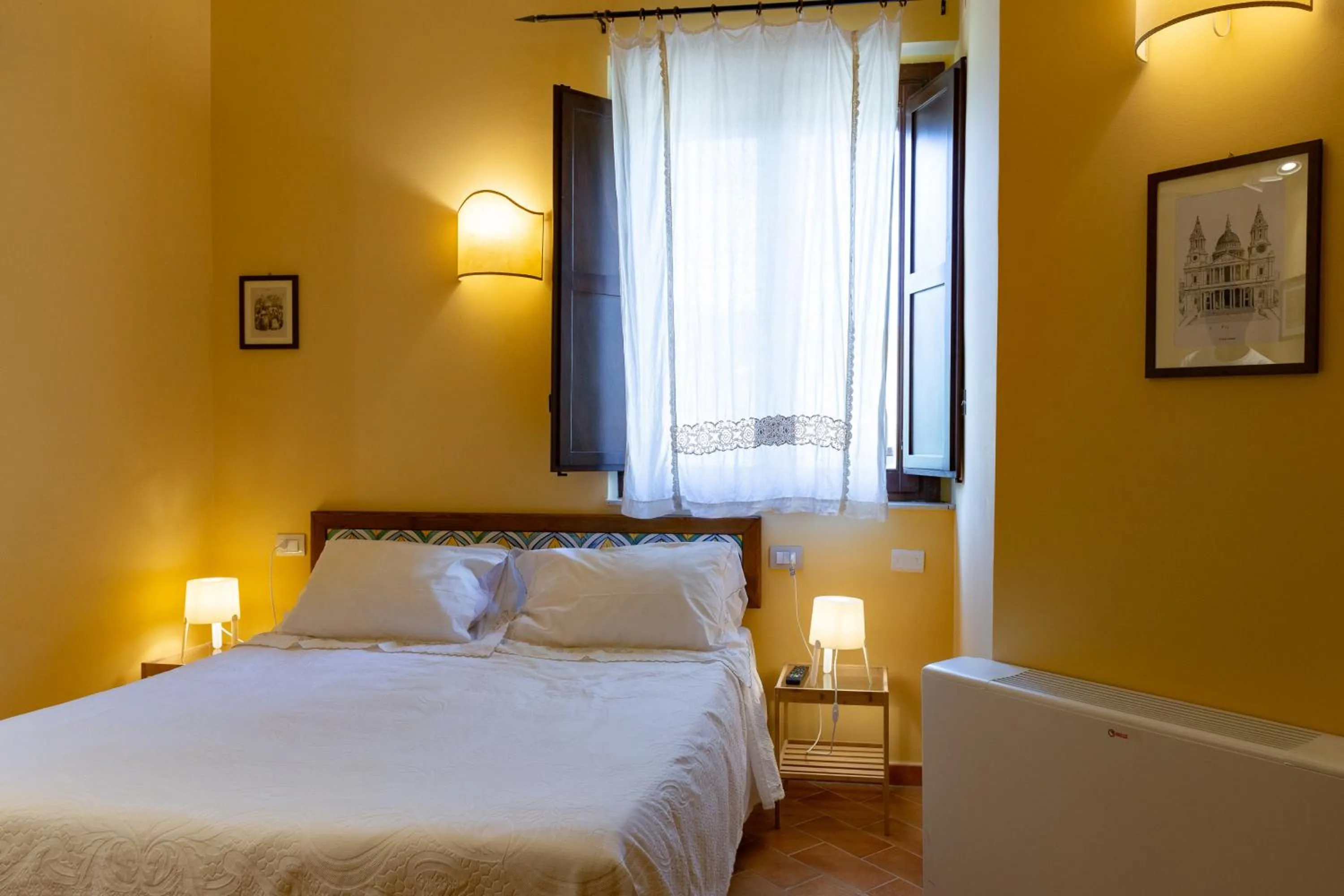 Photo of the whole room, Bed in Villa Trigona