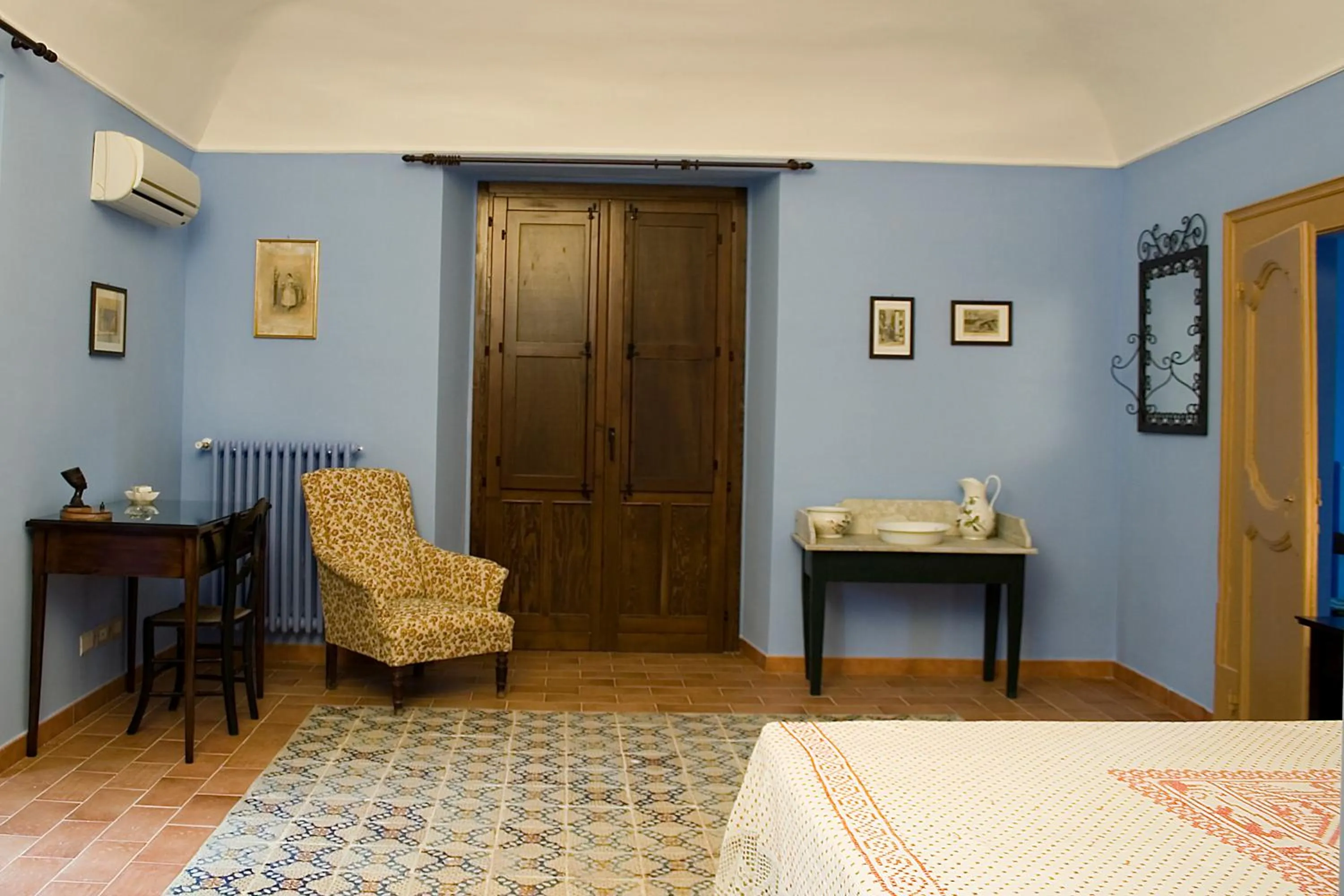 Bedroom, Bed in Villa Trigona