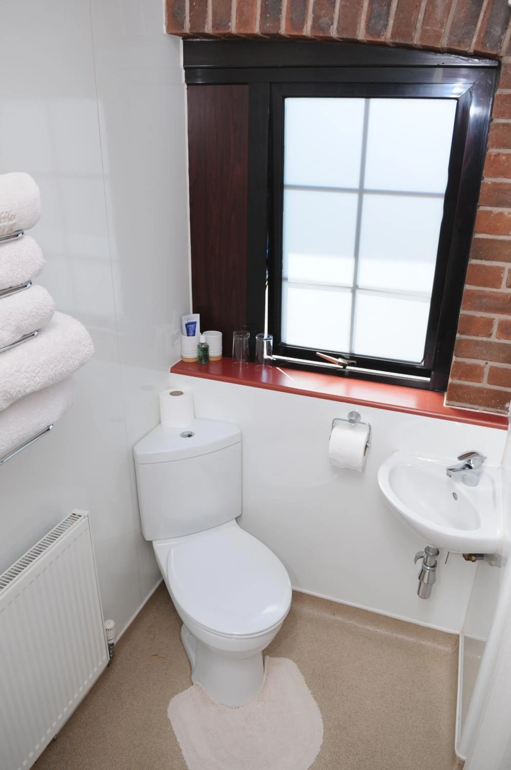 Bathroom in Hogs Head Hotel
