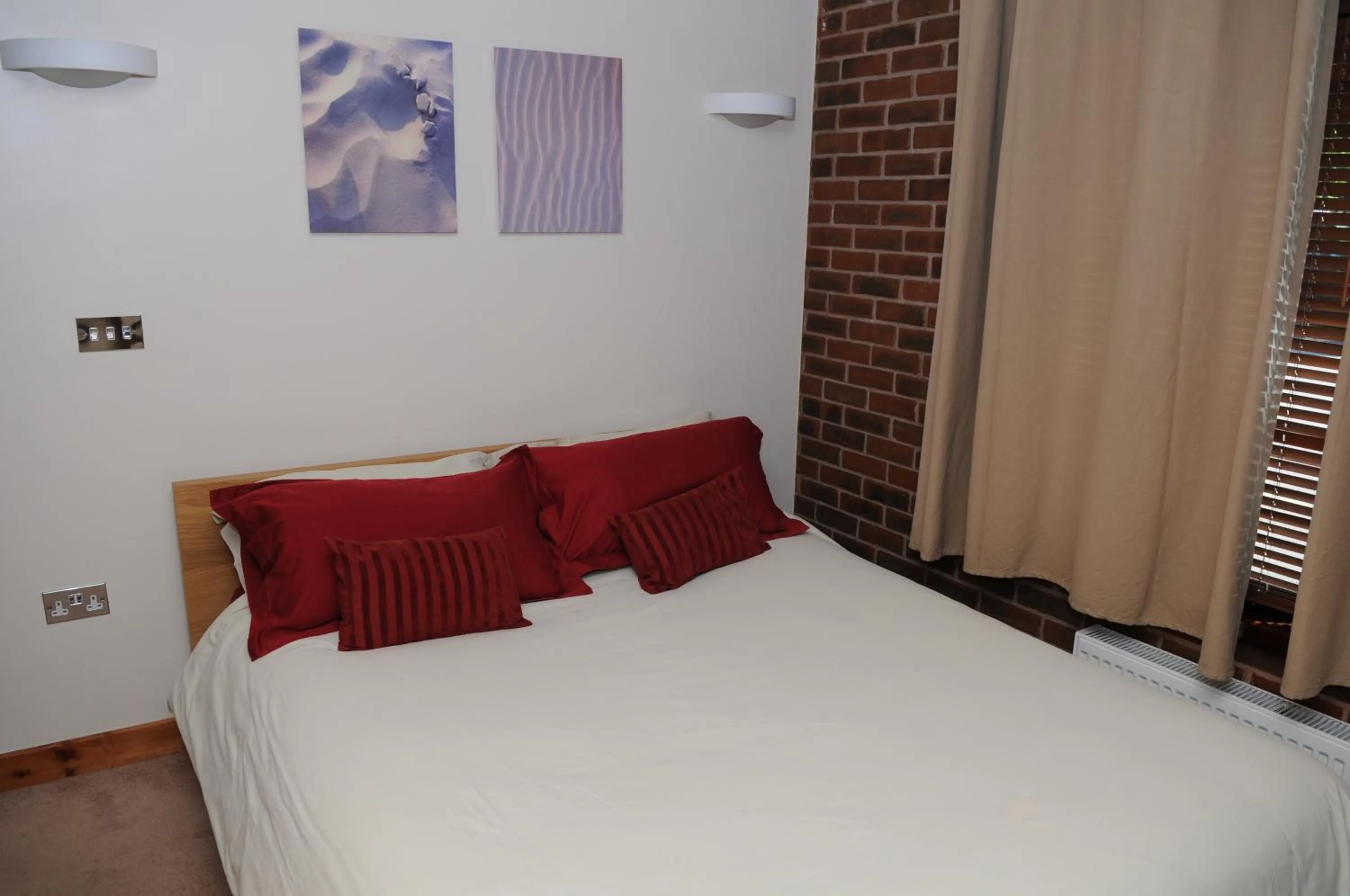 Bed in Hogs Head Hotel