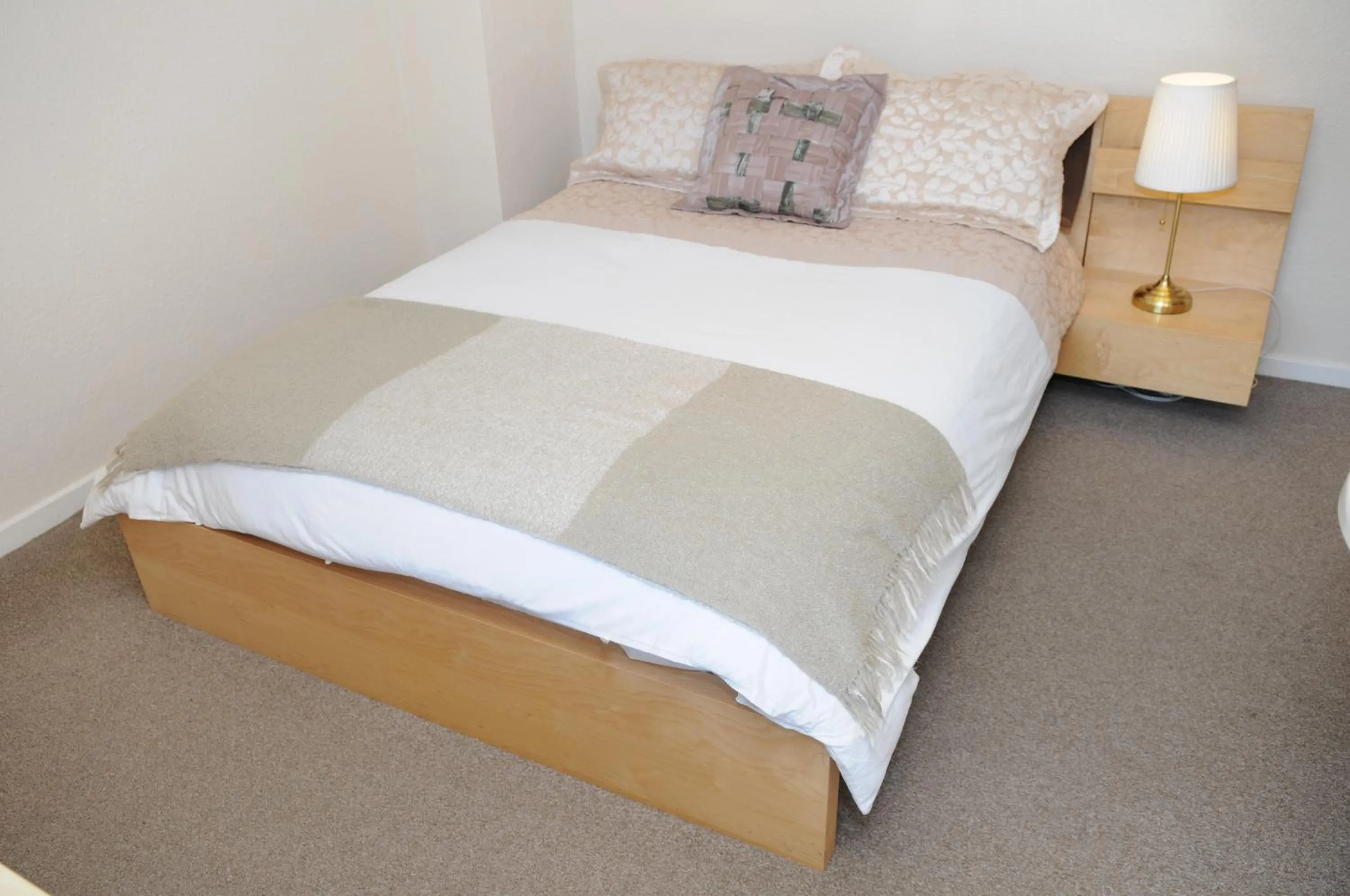 Bed in Hogs Head Hotel
