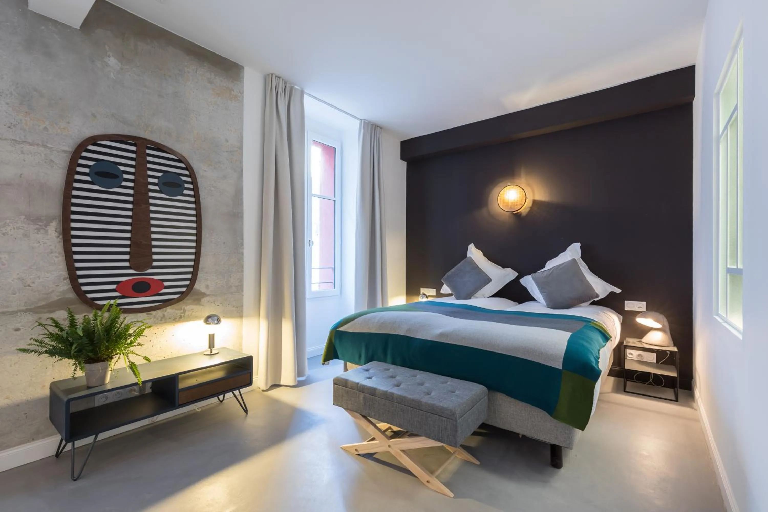 Bed in L'Abeille - Boutique Apartments