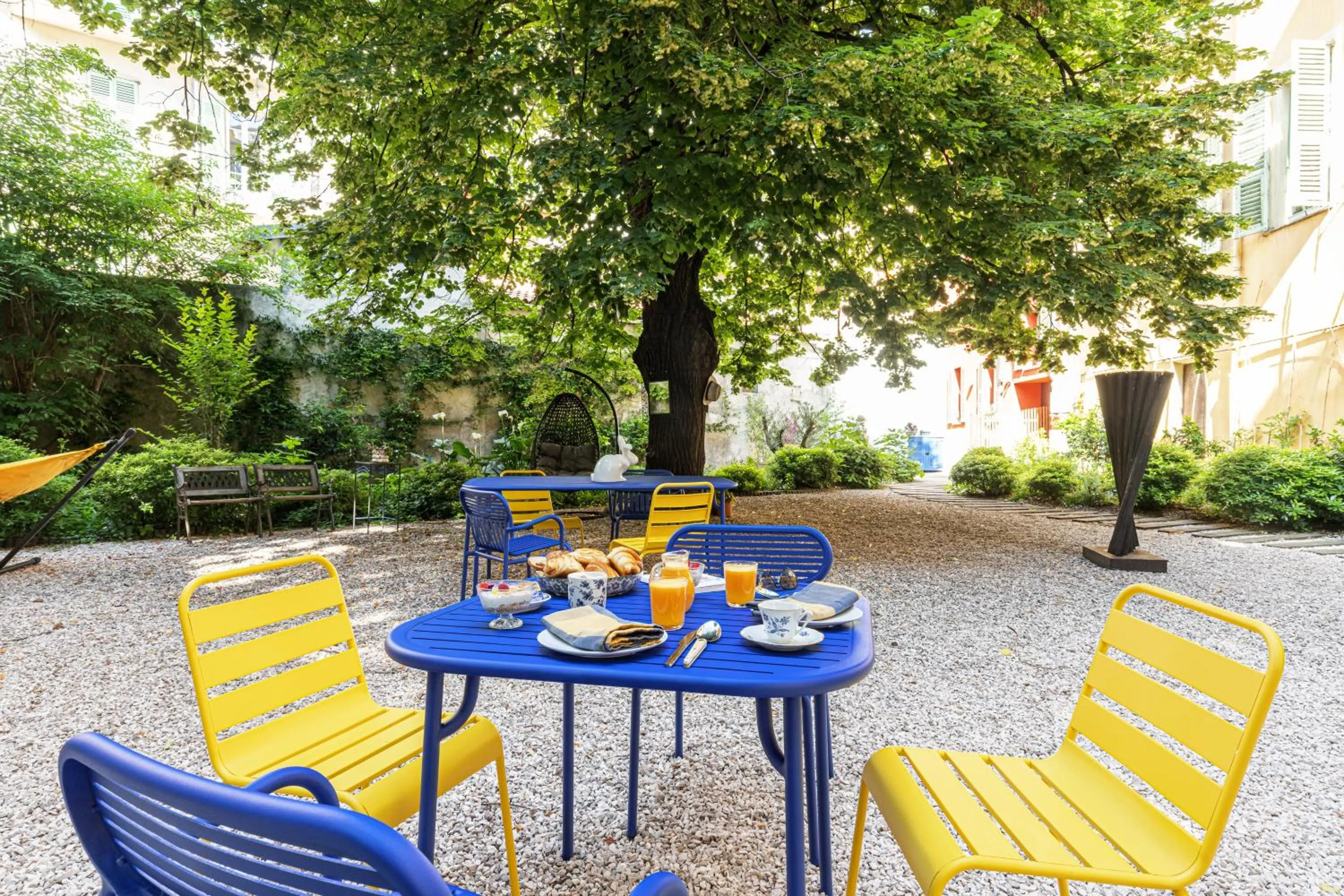 Garden in L'Abeille - Boutique Apartments