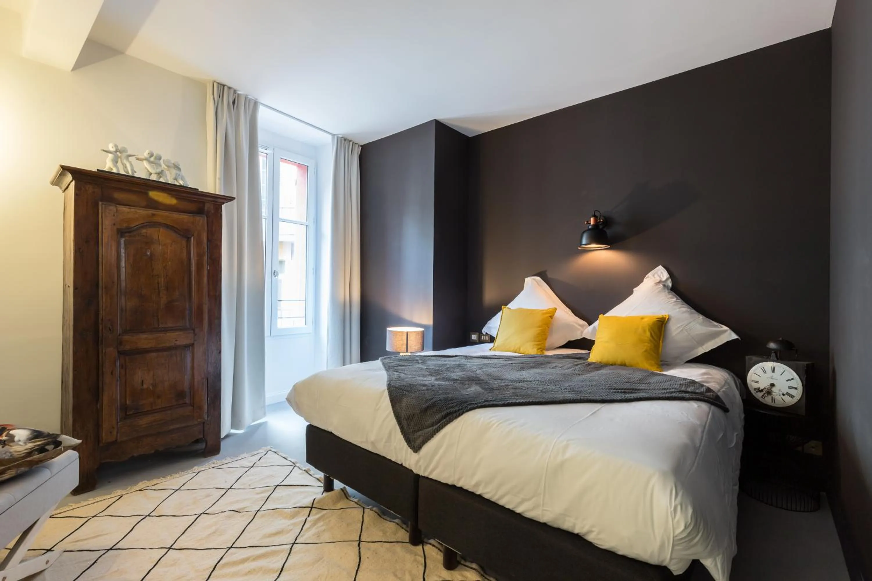 Winter, Bed in L'Abeille - Boutique Apartments