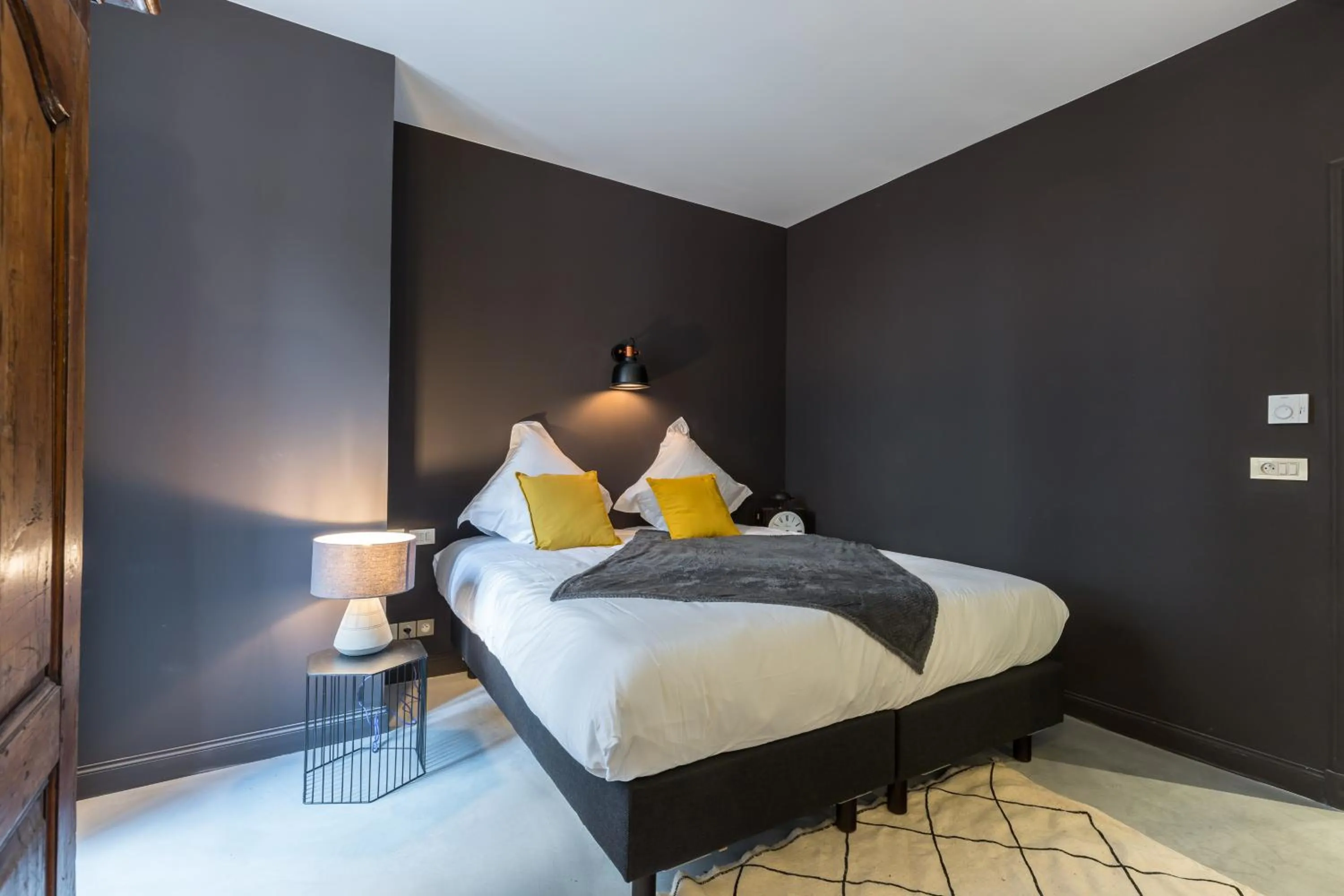 Bed in L'Abeille - Boutique Apartments