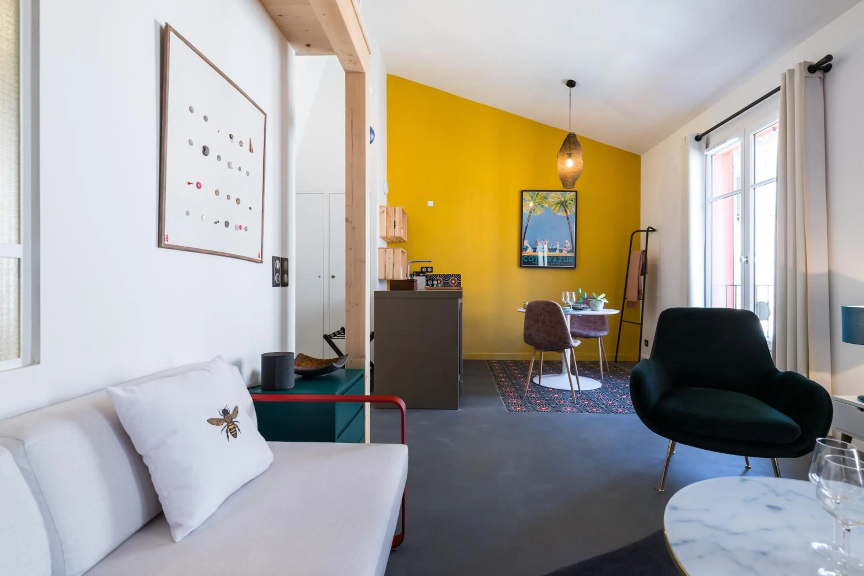 L'Abeille - Boutique Apartments