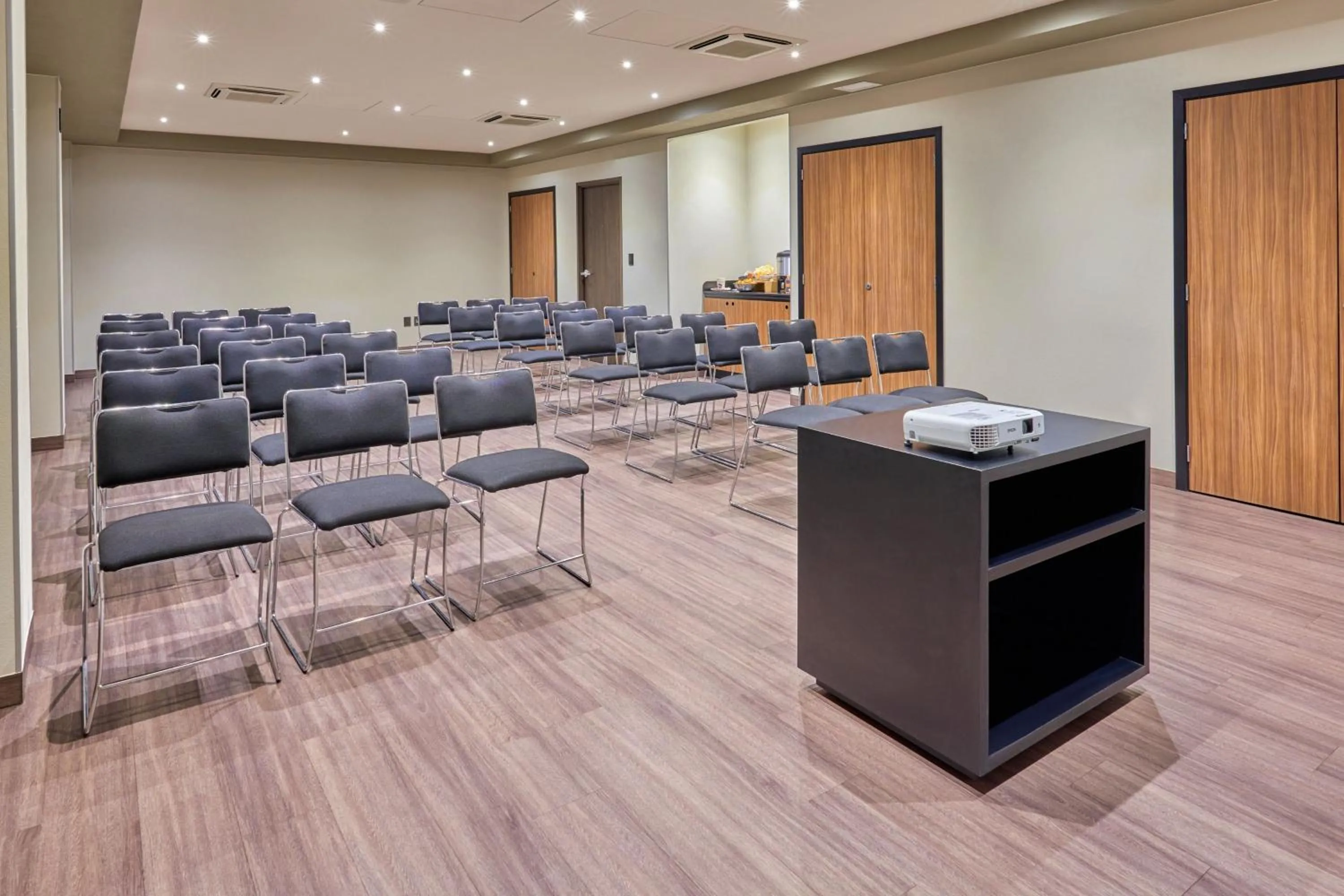 Meeting/conference room in City Express by Marriott Tapachula