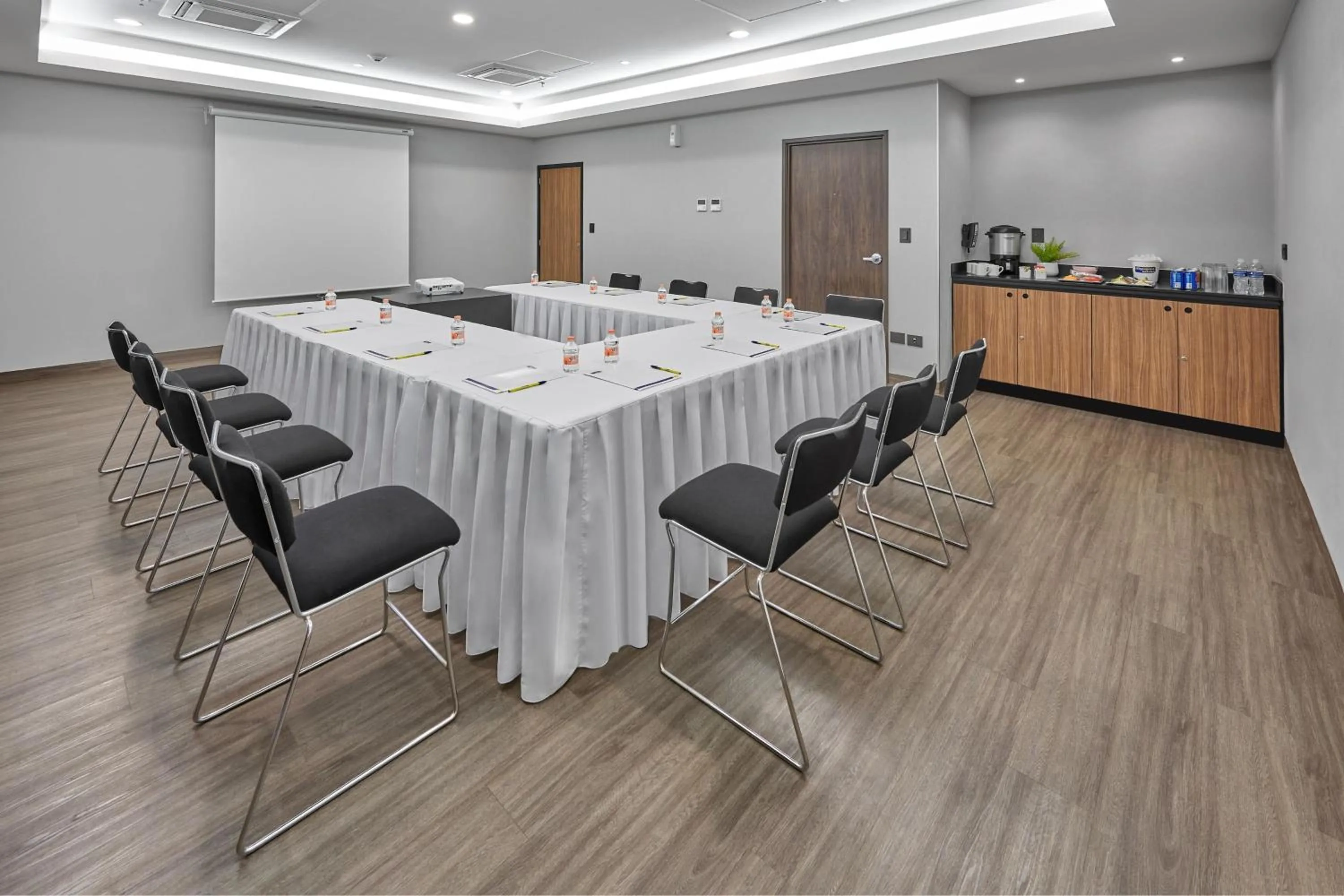 Meeting/conference room in City Express by Marriott Tapachula