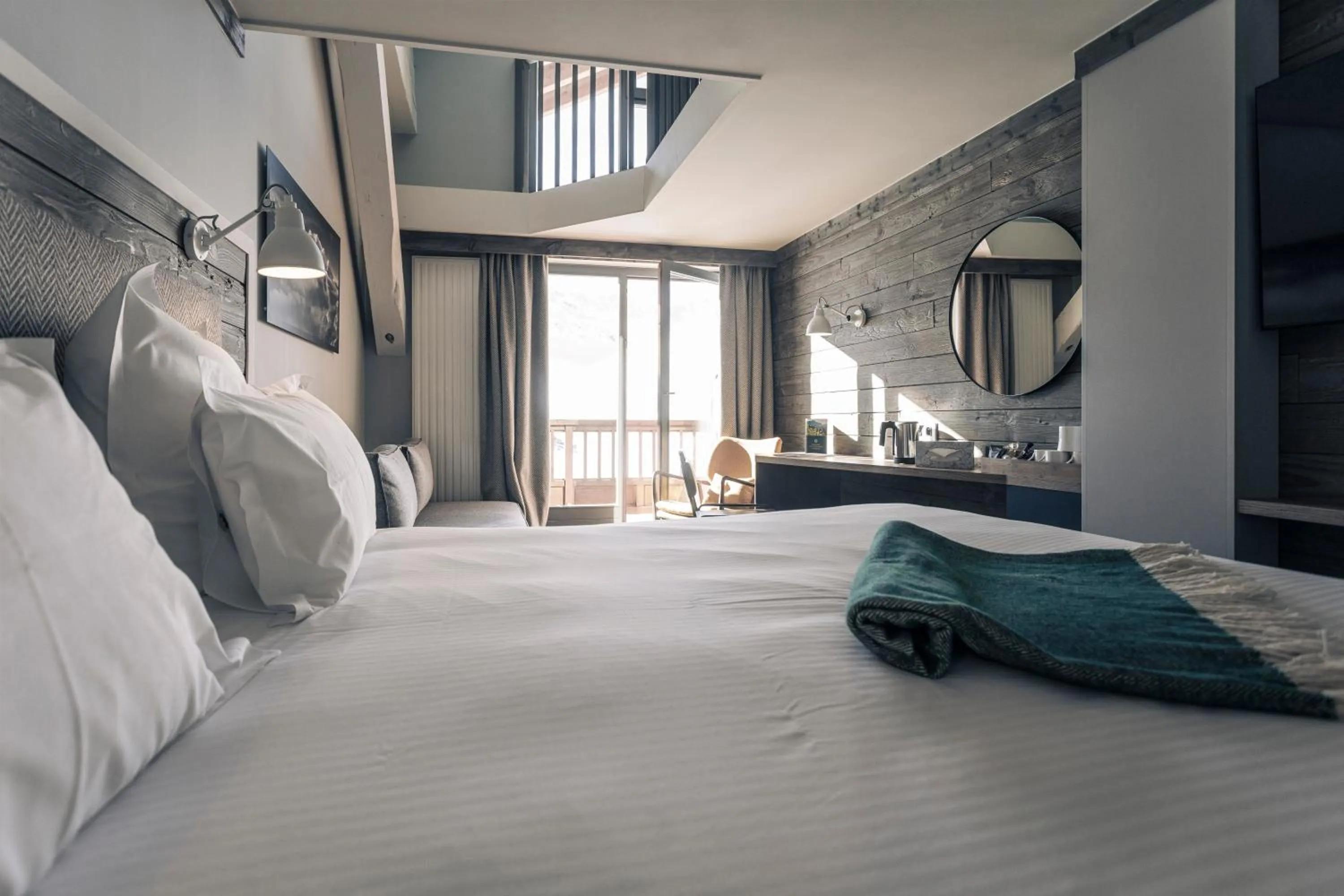 Bedroom, Bed in Hôtel Le Levanna by Les Etincelles