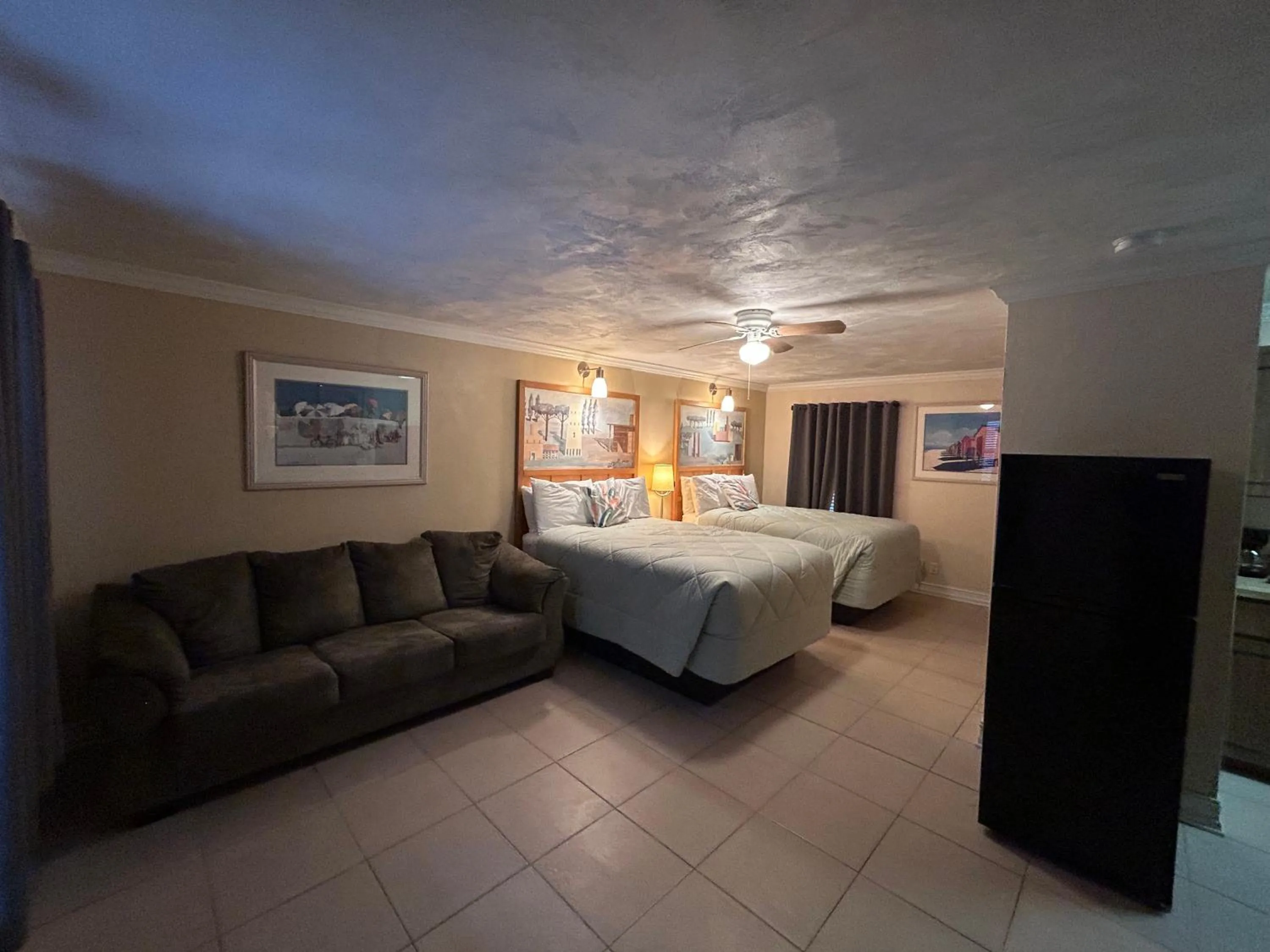 Bed in Sea Vista Motel