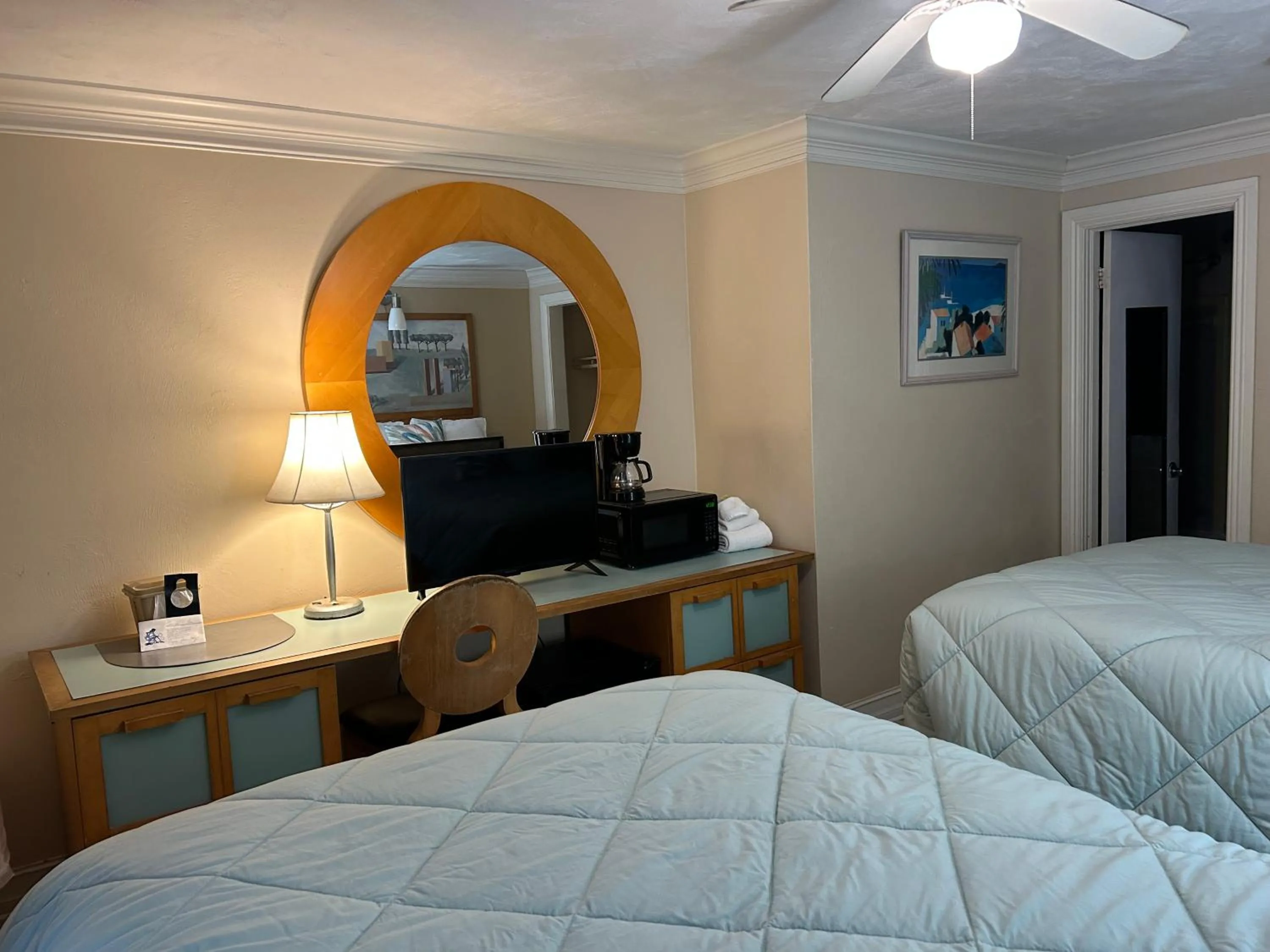 Bed in Sea Vista Motel