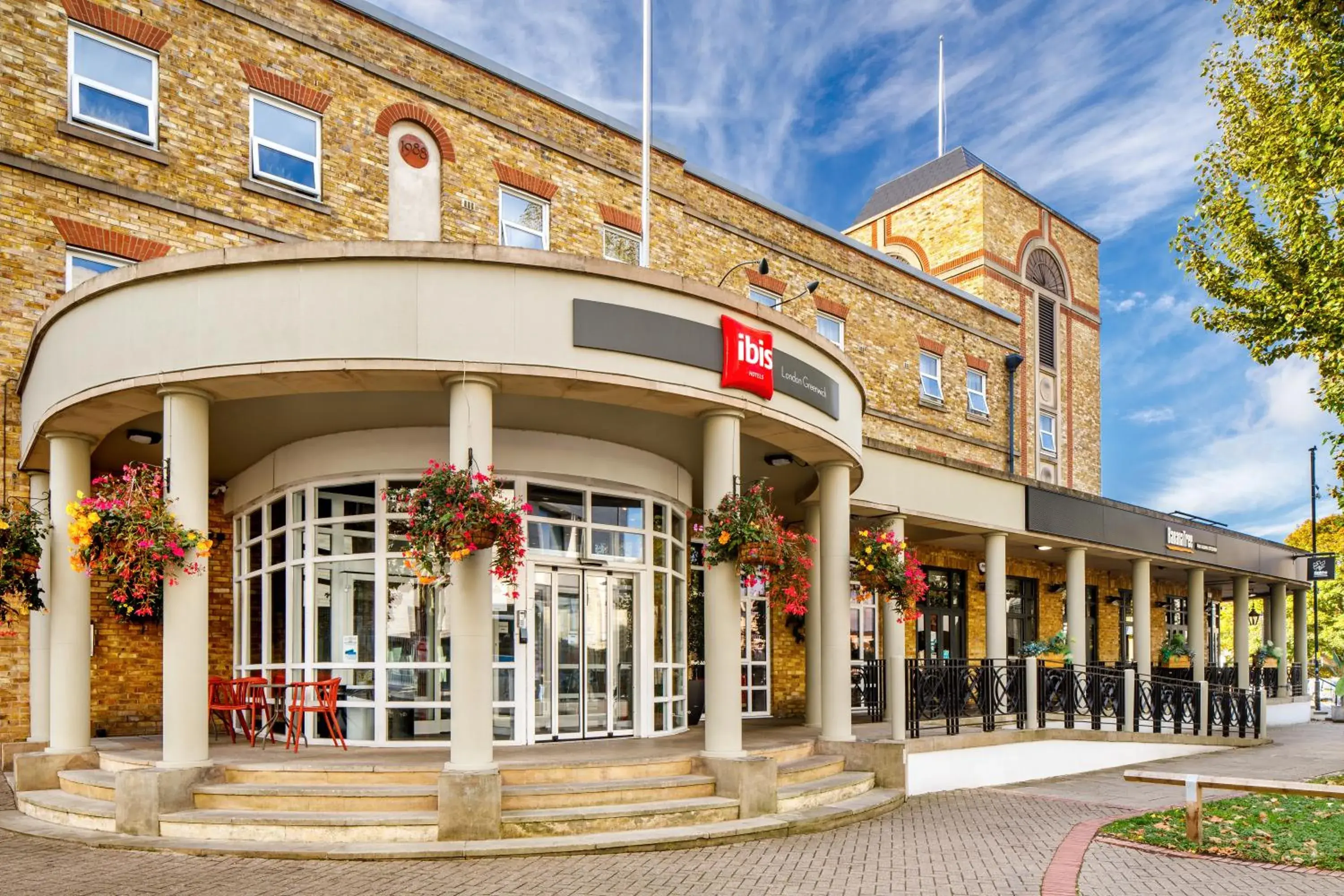 Property building in ibis London Greenwich Property building in ibis London Greenwich