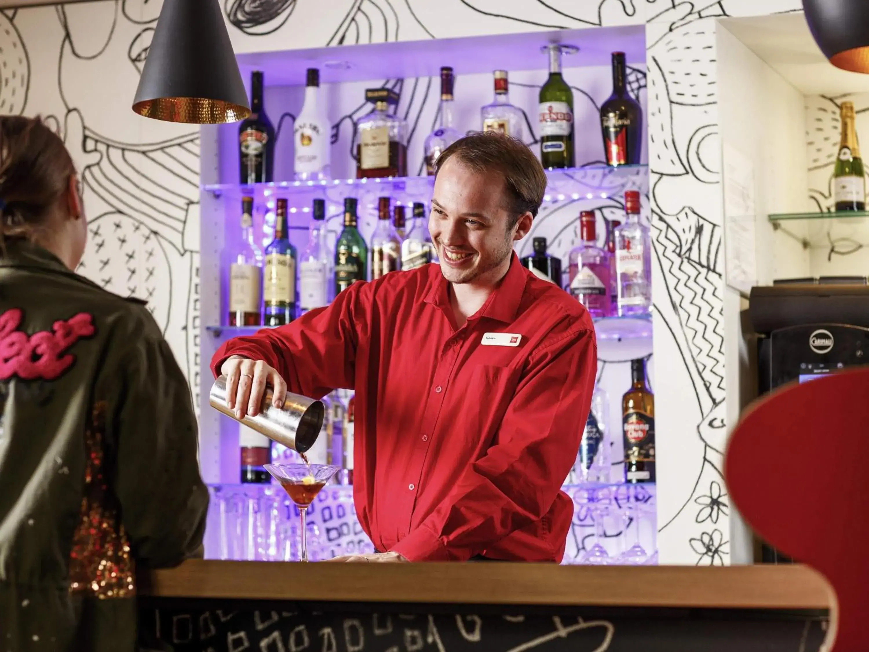 Lounge or bar in ibis London Greenwich Lounge or bar in ibis London Greenwich