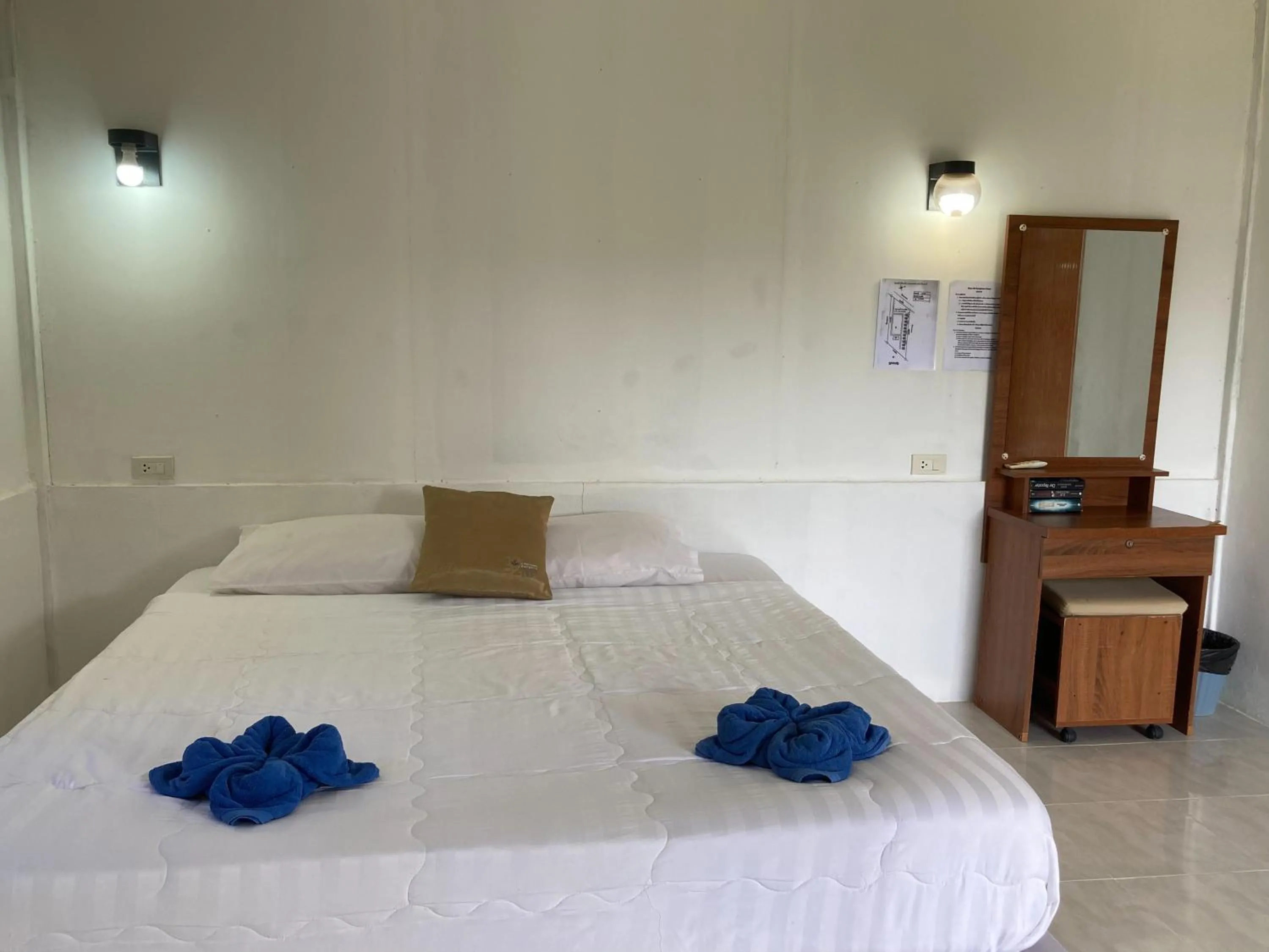 Superior King Room in Khao Sok Evergreen House