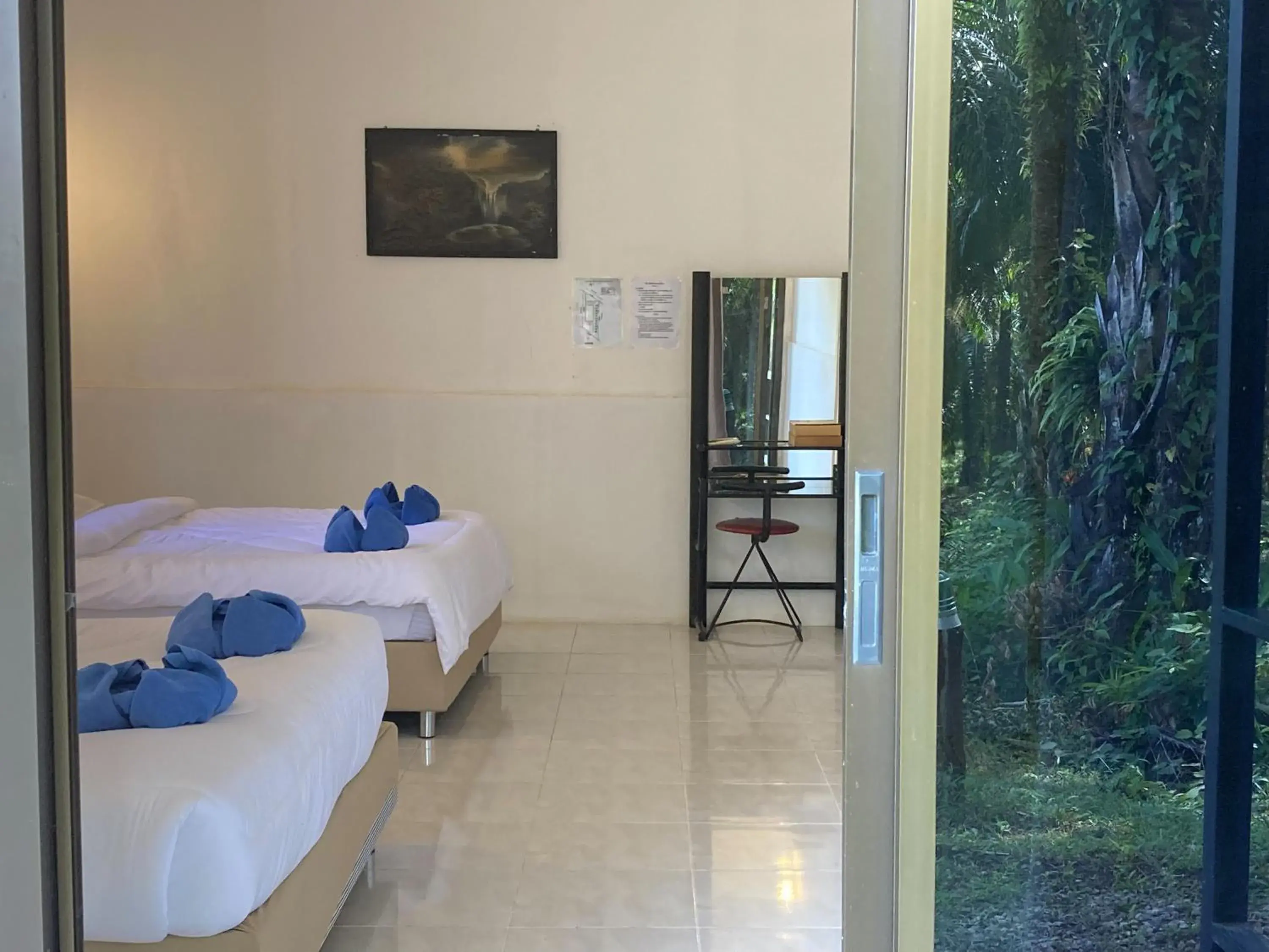Superior Queen Room with Two Queen Beds in Khao Sok Evergreen House Superior Queen Room with Two Queen Beds in Khao Sok Evergreen House