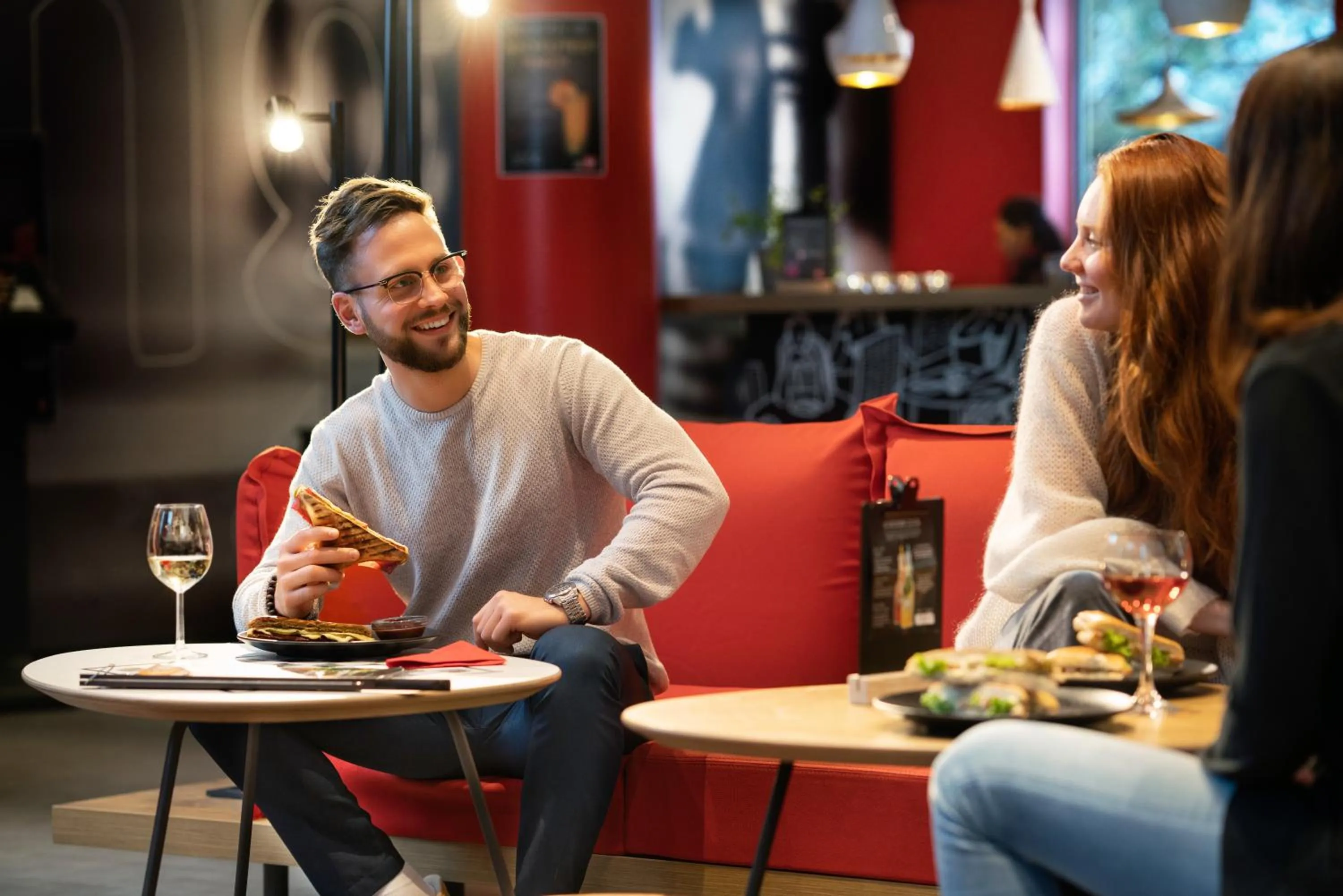 Lounge or bar in ibis London Stratford