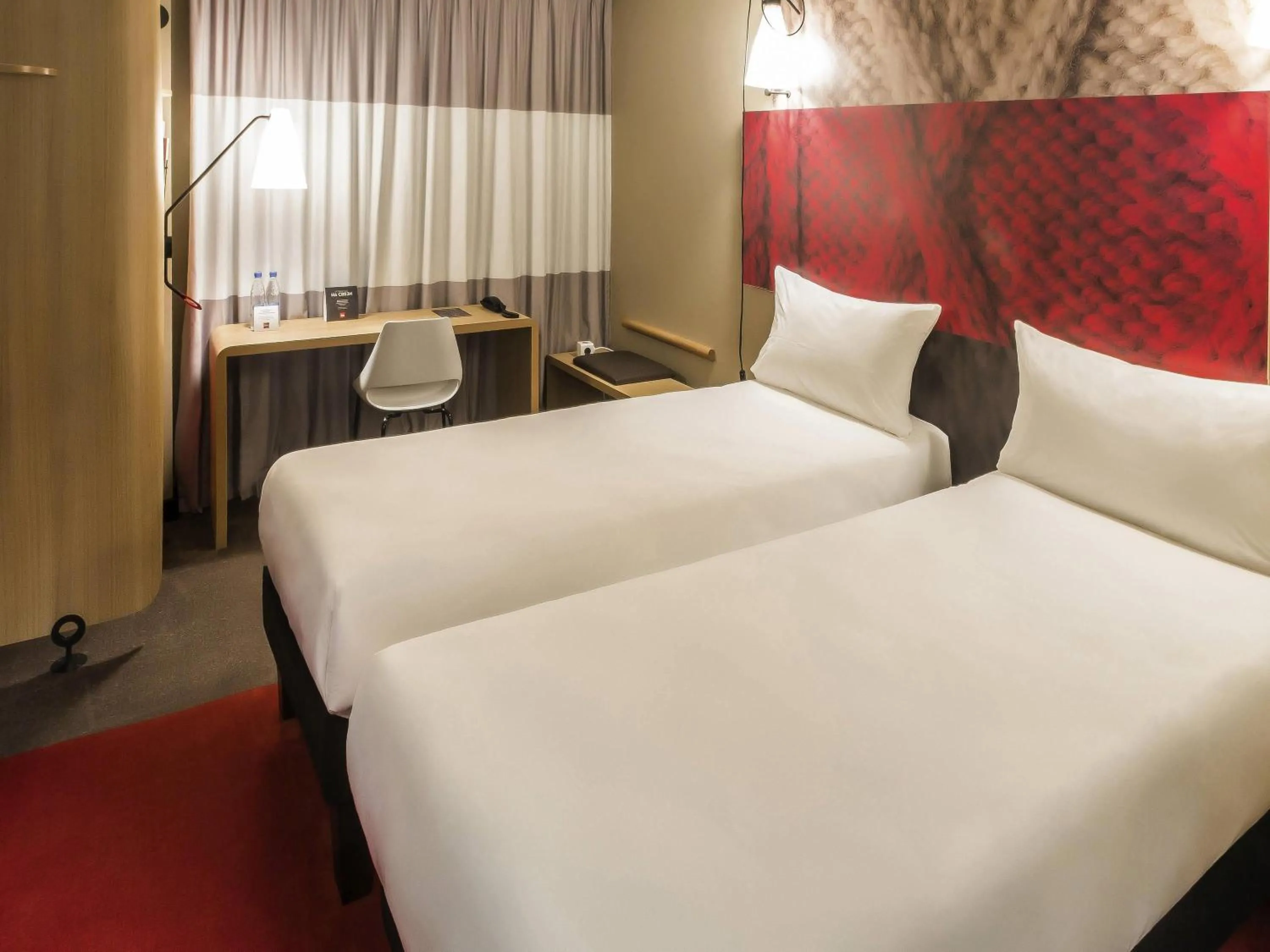 Bedroom, Bed in ibis London Stratford