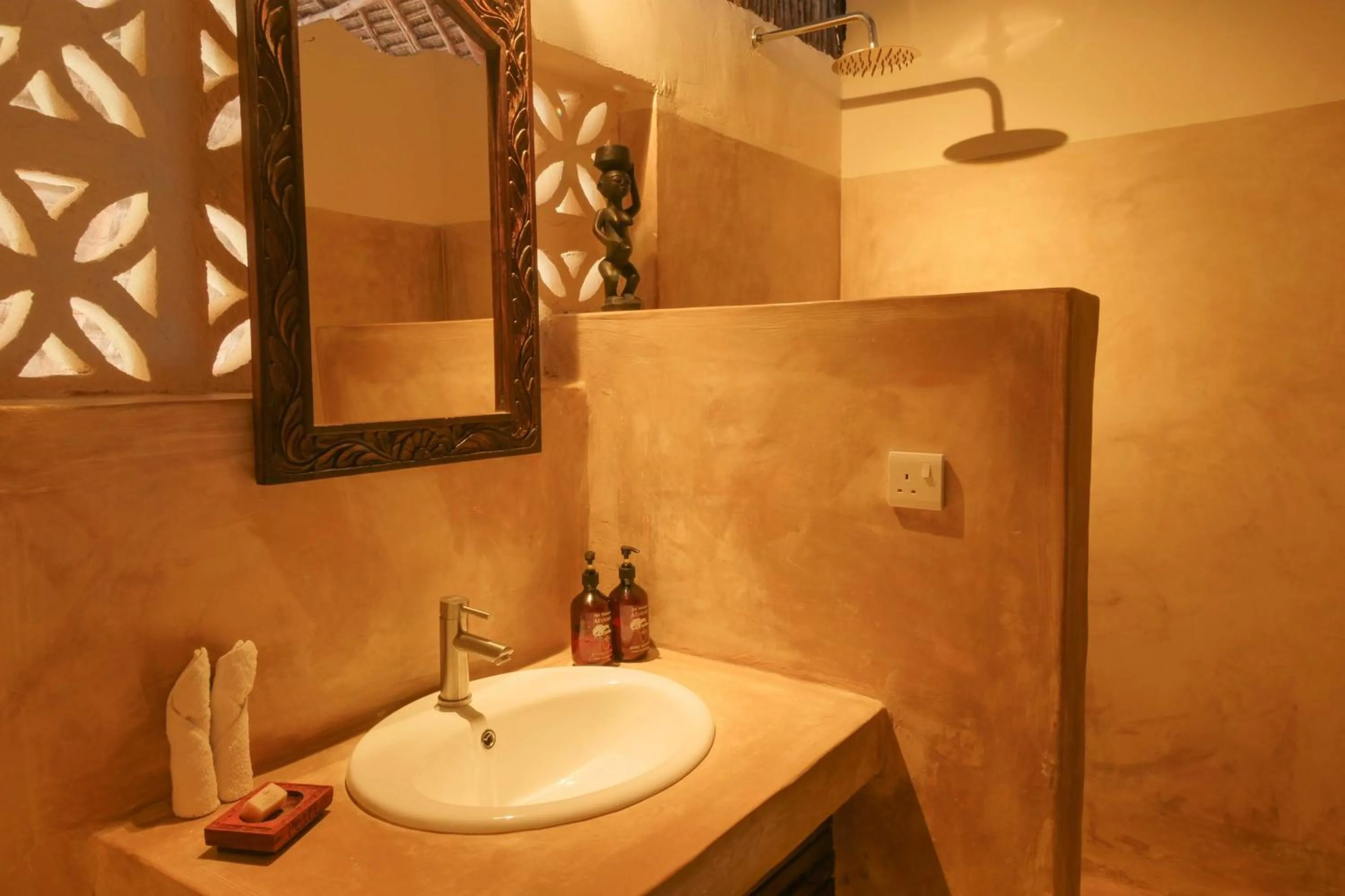Shower in Zanzibar Pearl - Boutique Hotel & Villas