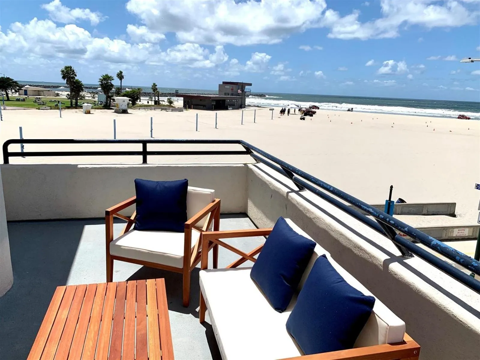 Property building in 125-Fun In The Sun Penthouse